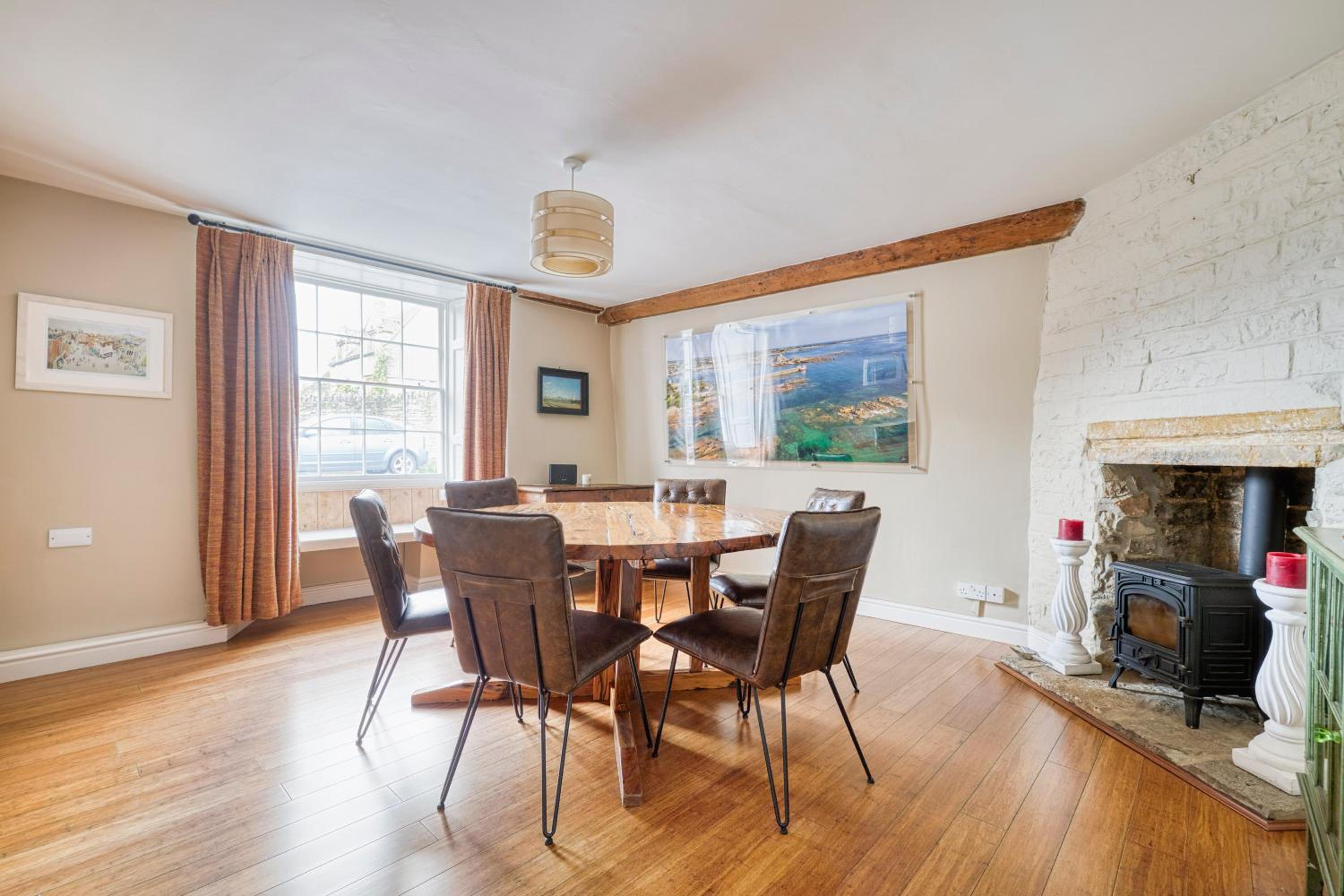 Old Bell House - Spacious Period Home in the Heart of Somerton