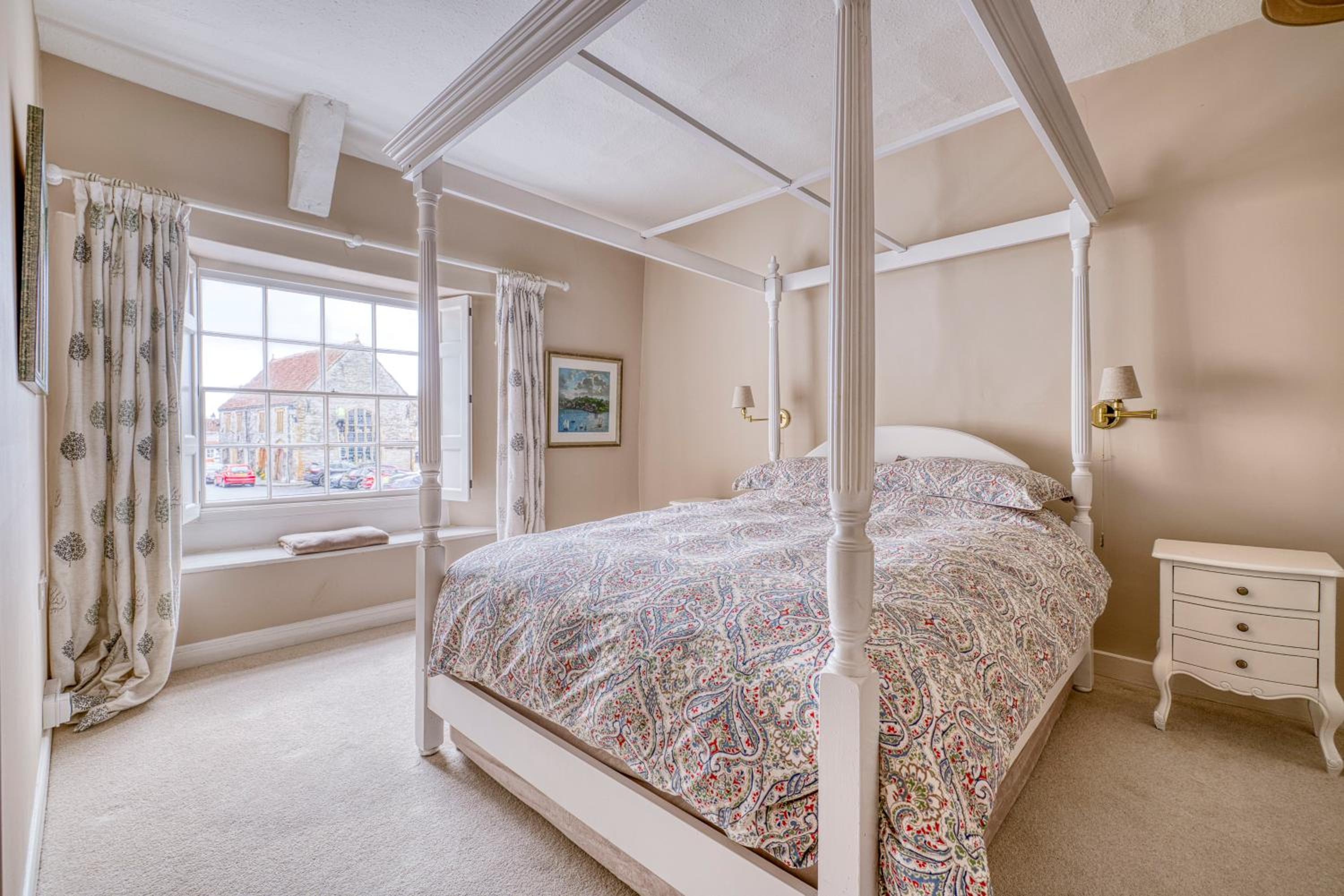Old Bell House - Spacious Period Home in the Heart of Somerton
