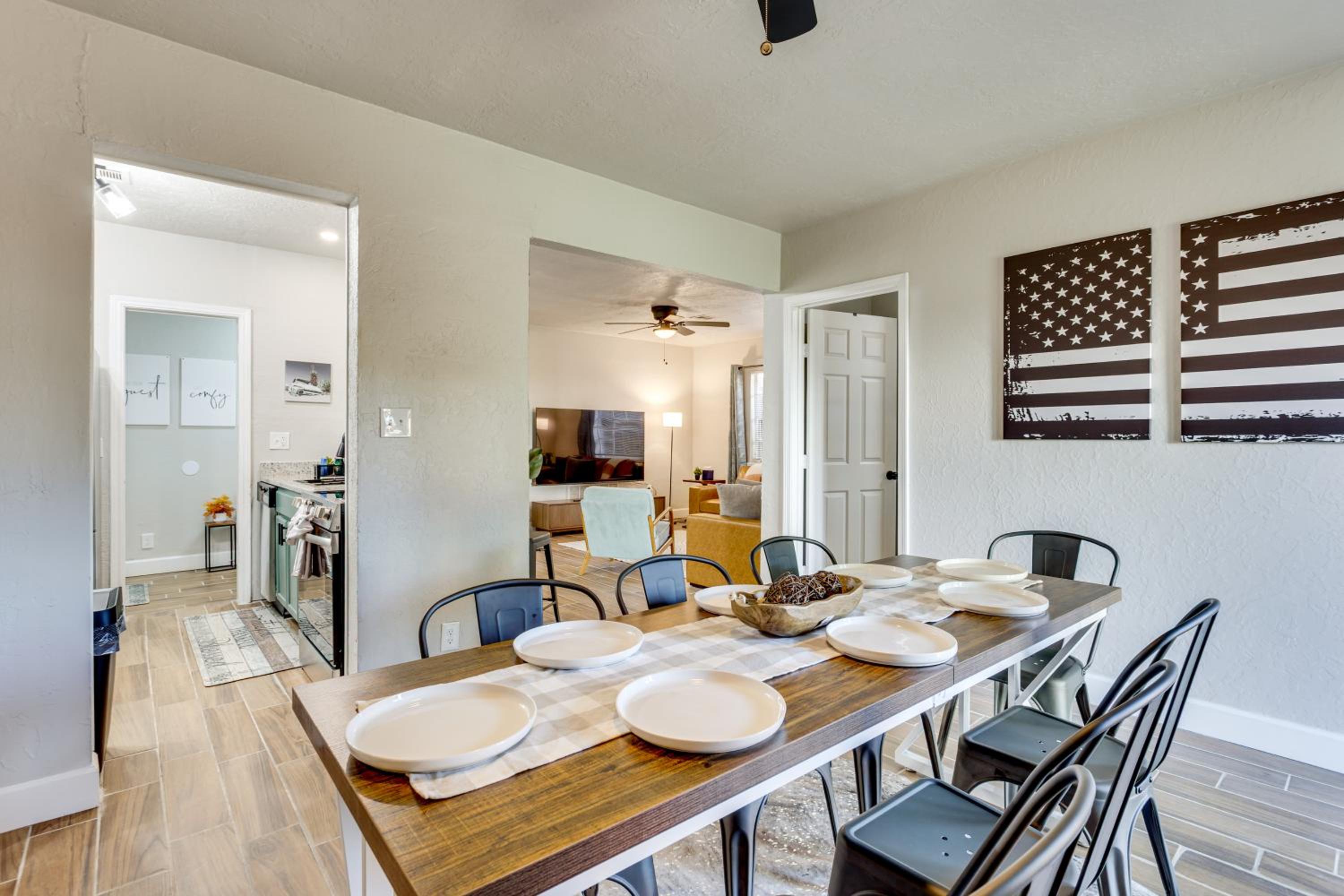 4 Mi to Fort Sill Modern Home with Private Yard