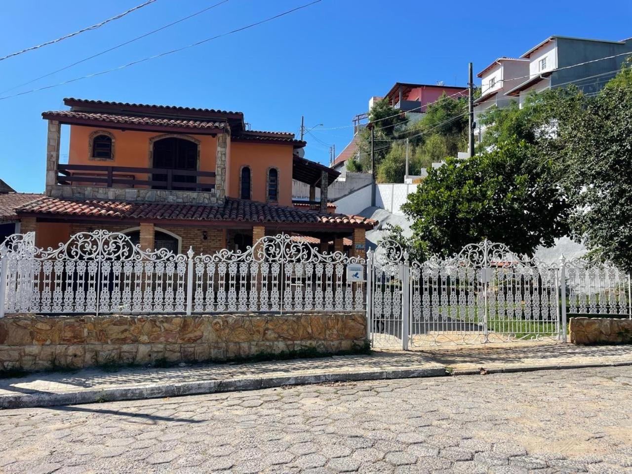 Casa em São Sebastião refúgio do pontal