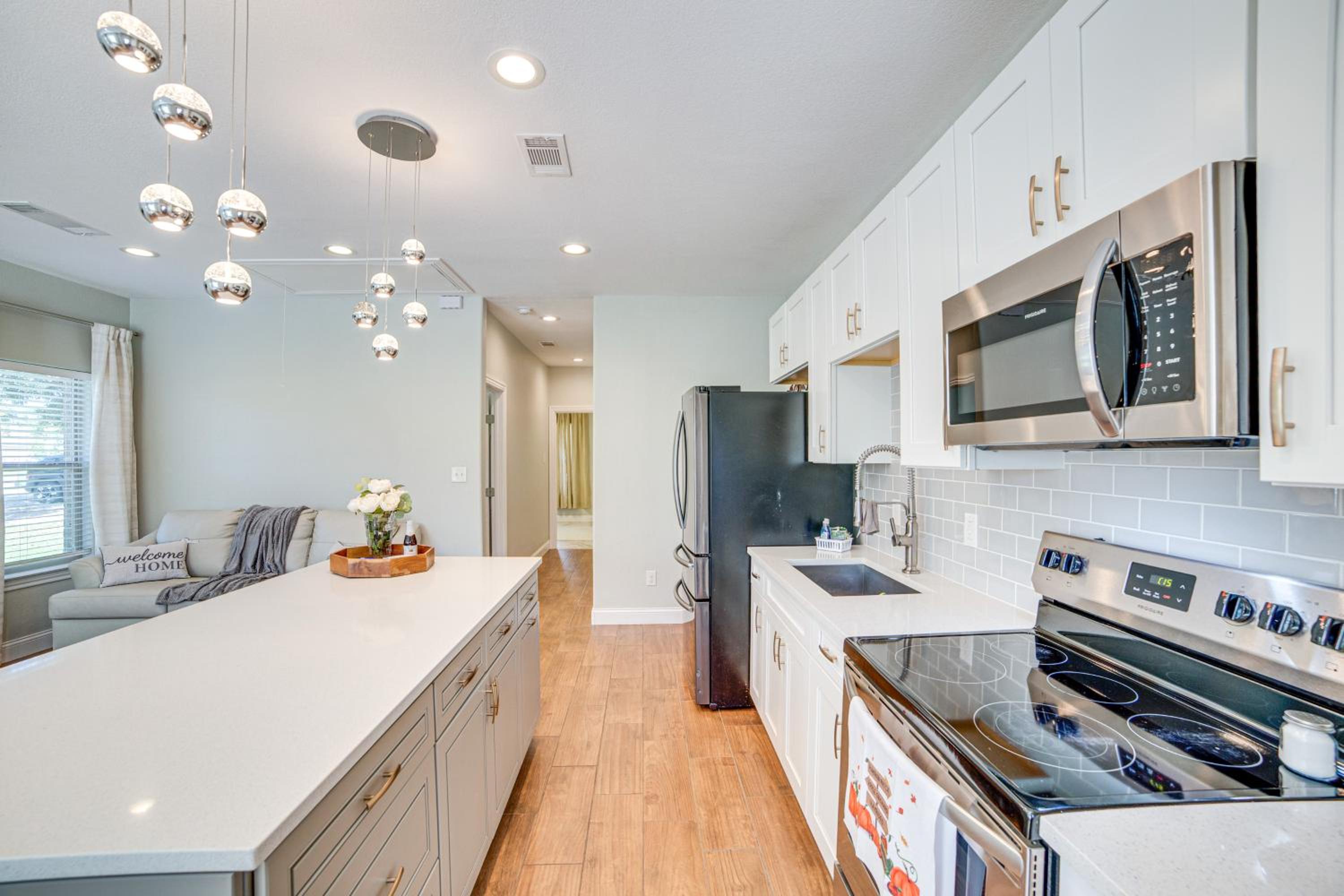 Pet-Friendly Stay Walk to Park and Lake Lewisville!