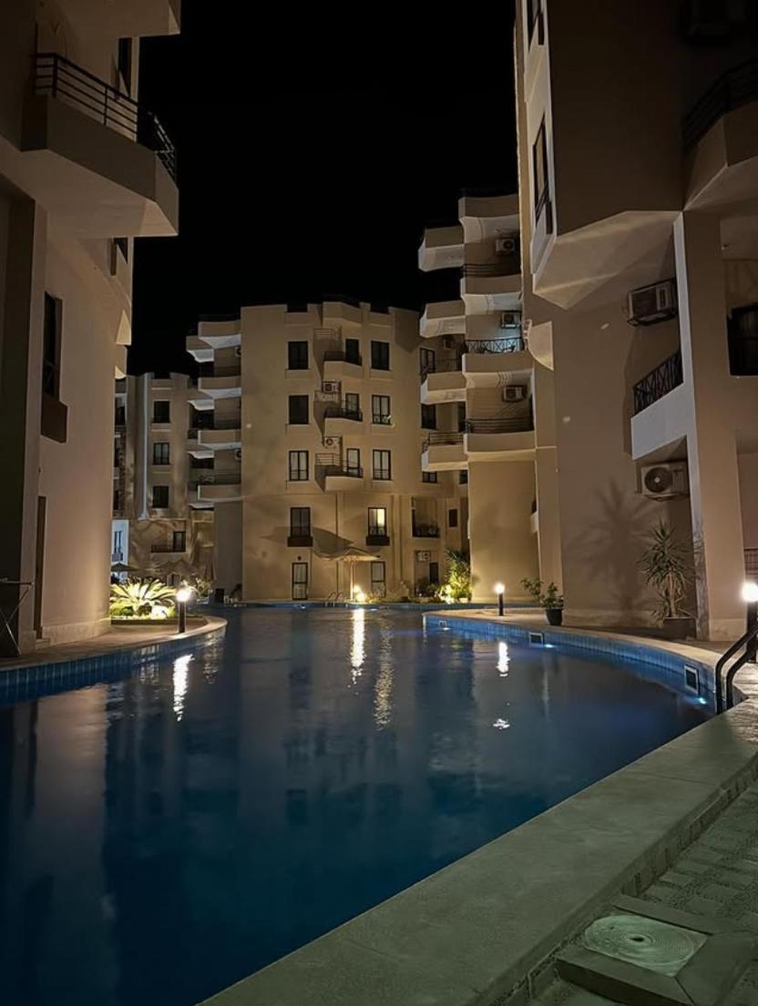 Resort Apt w 6 Pools Near Gouna