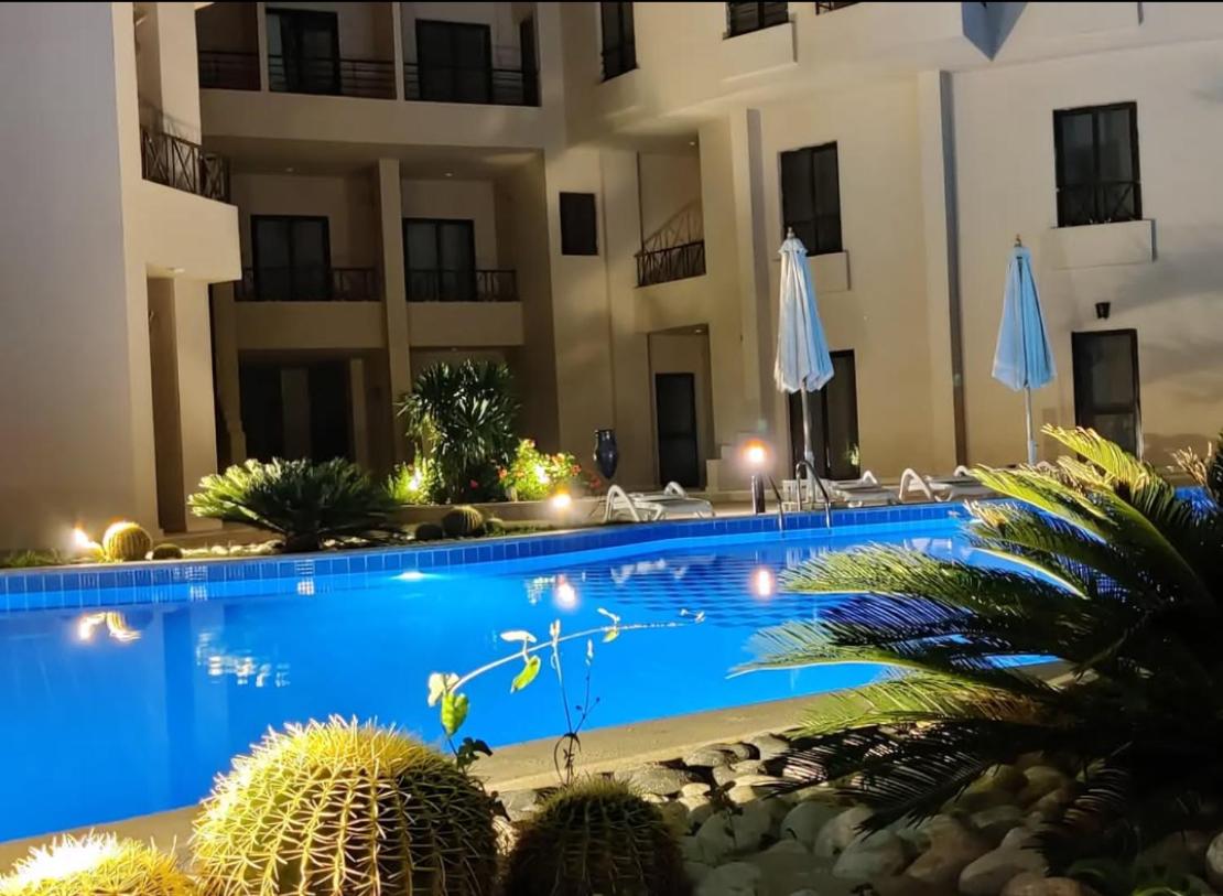 Resort Apt w 6 Pools Near Gouna