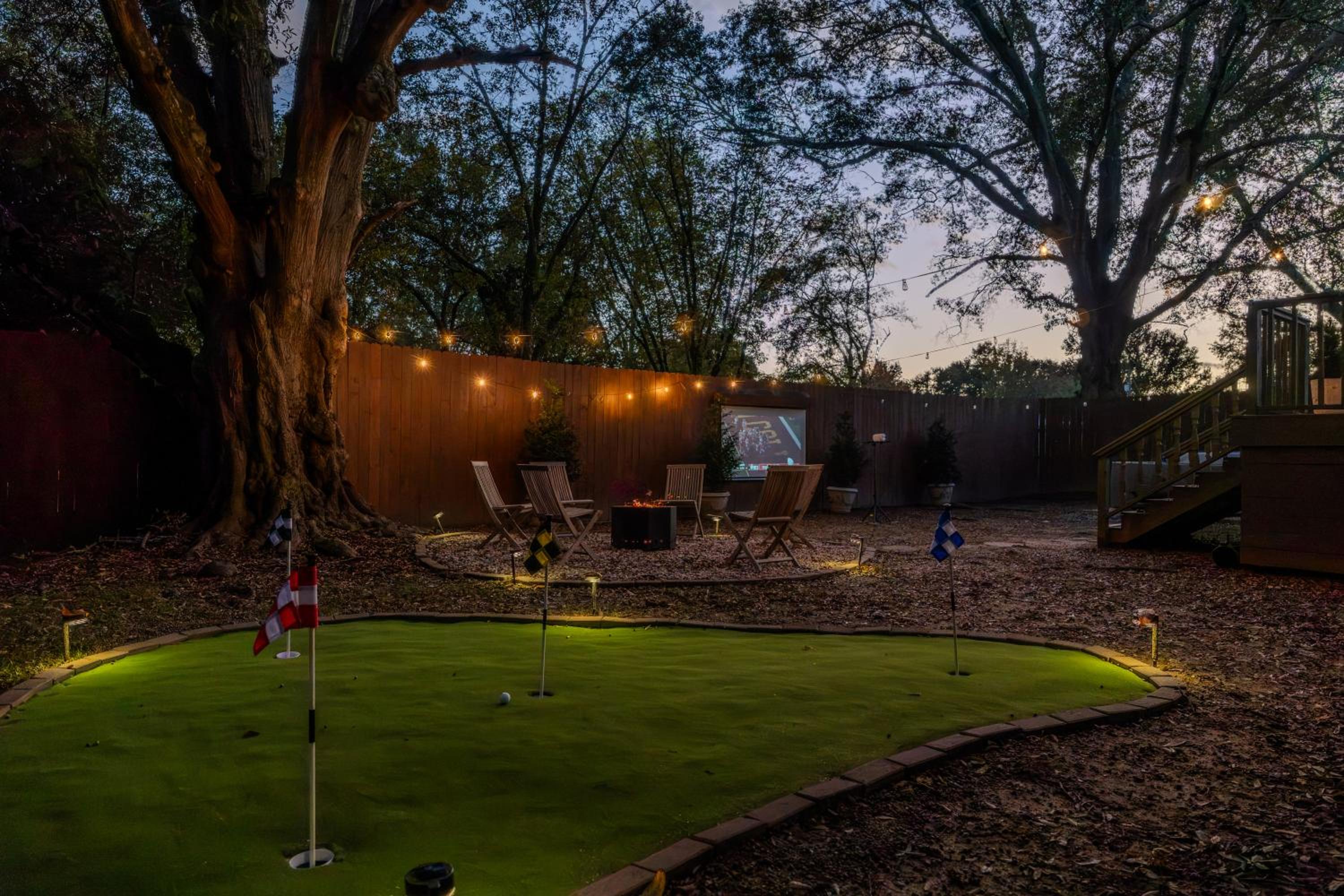 Speakeasy, Hot Tub, Putt Putt, Outdoor Theatre, 8 minutes from Downtown Greenville