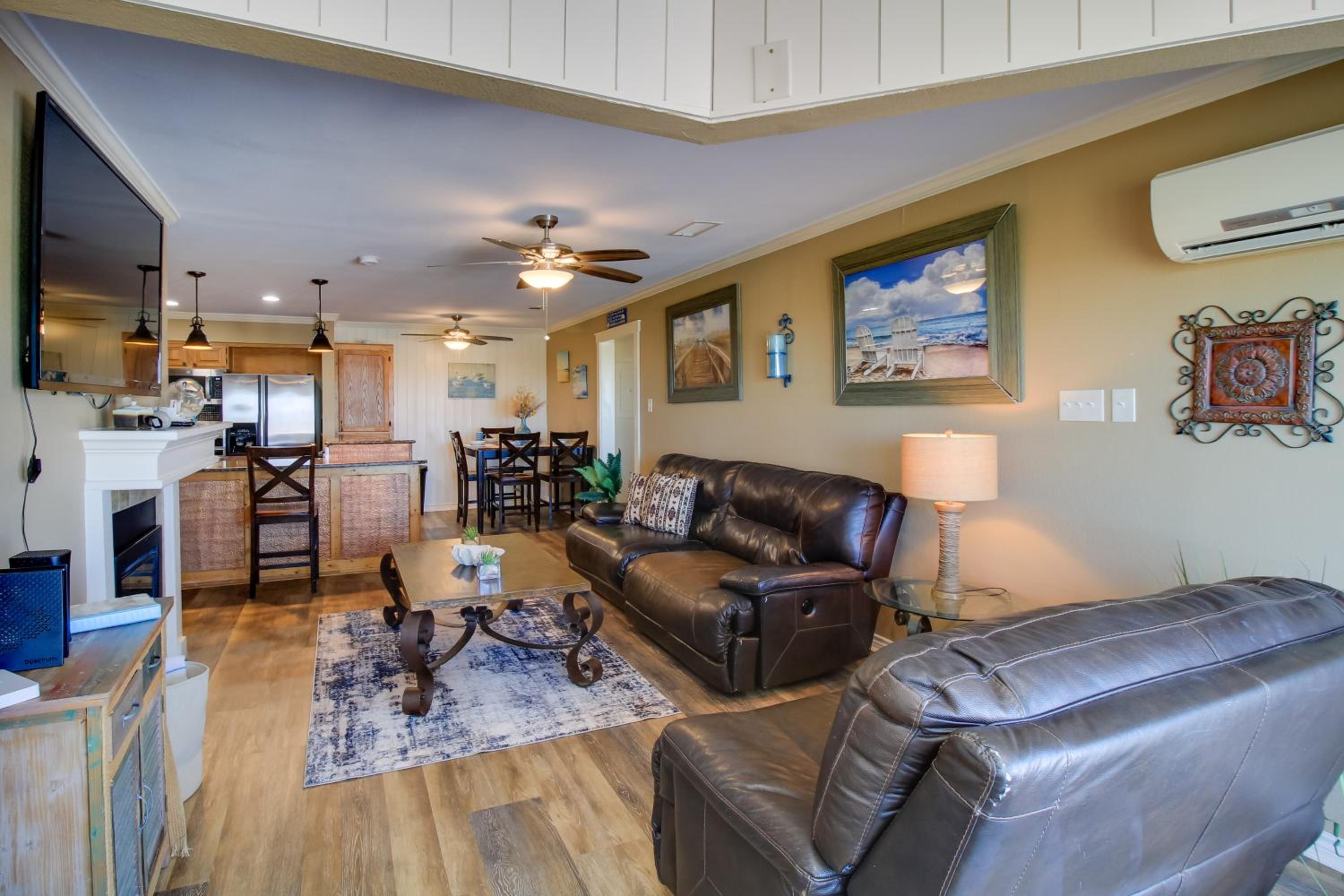 Boardwalk to the Beach! Mustang Island Condo