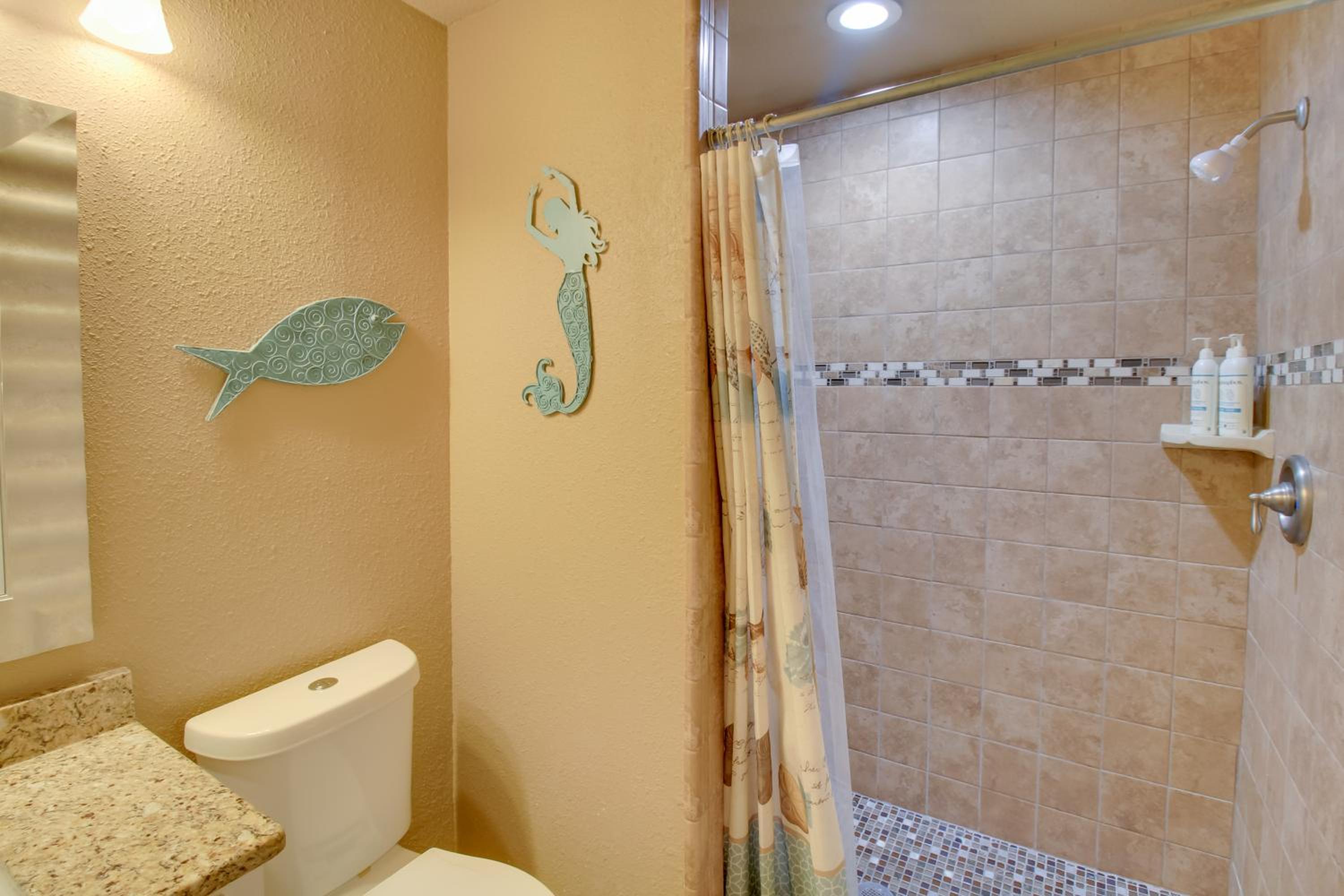 Boardwalk to the Beach! Mustang Island Condo