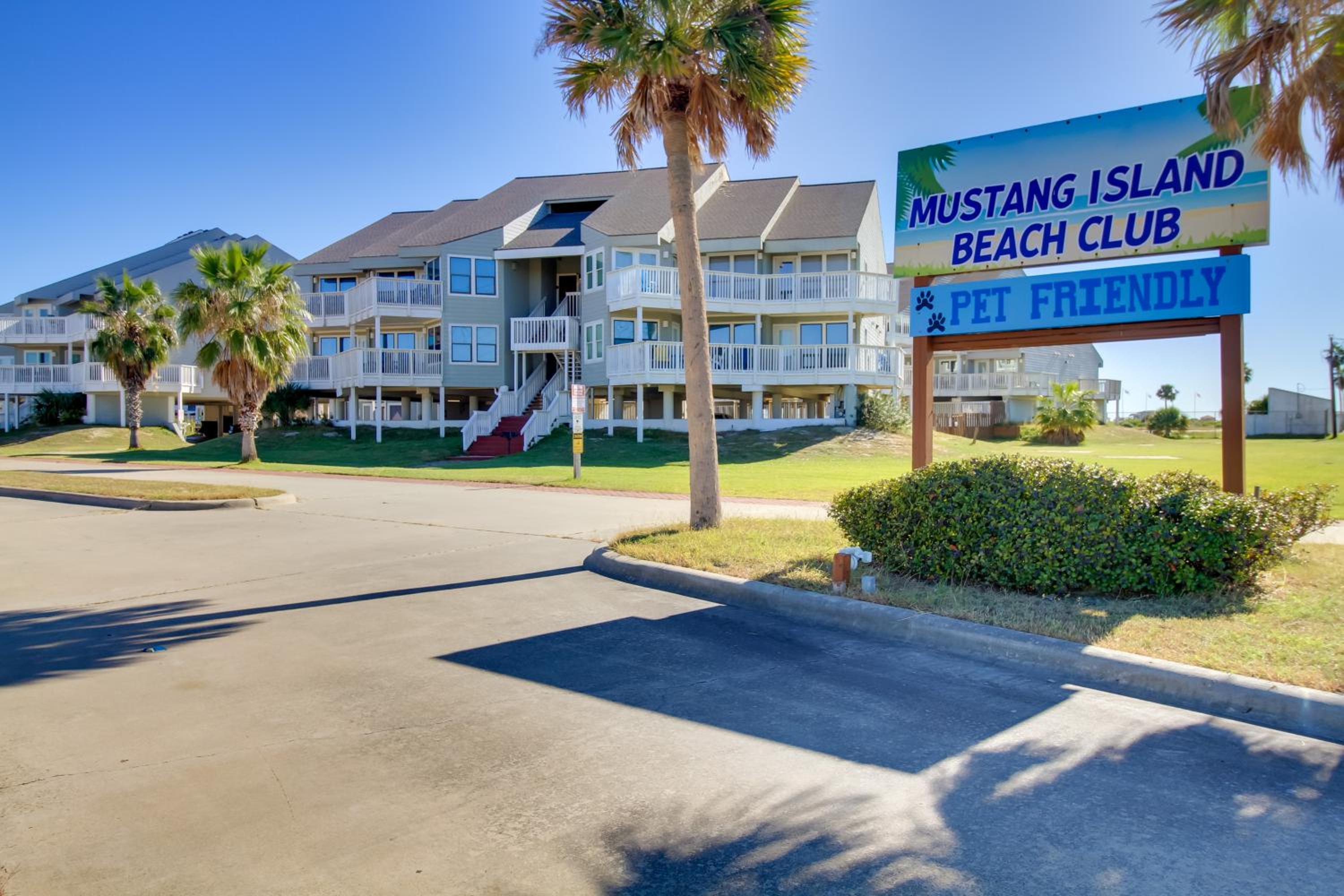 Boardwalk to the Beach! Mustang Island Condo