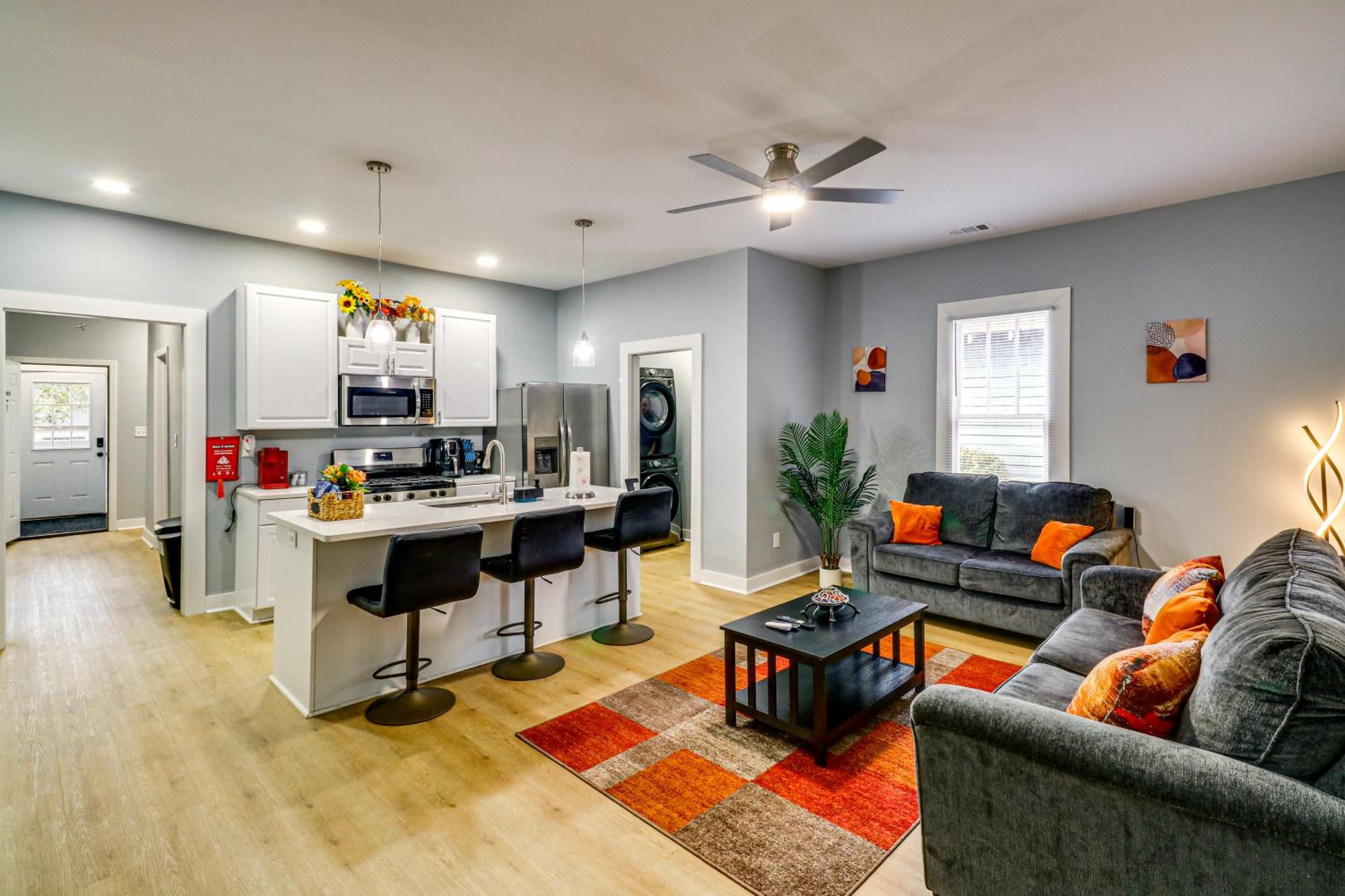 2 Mi to FIFA and Falcons Stadium Westside Townhome