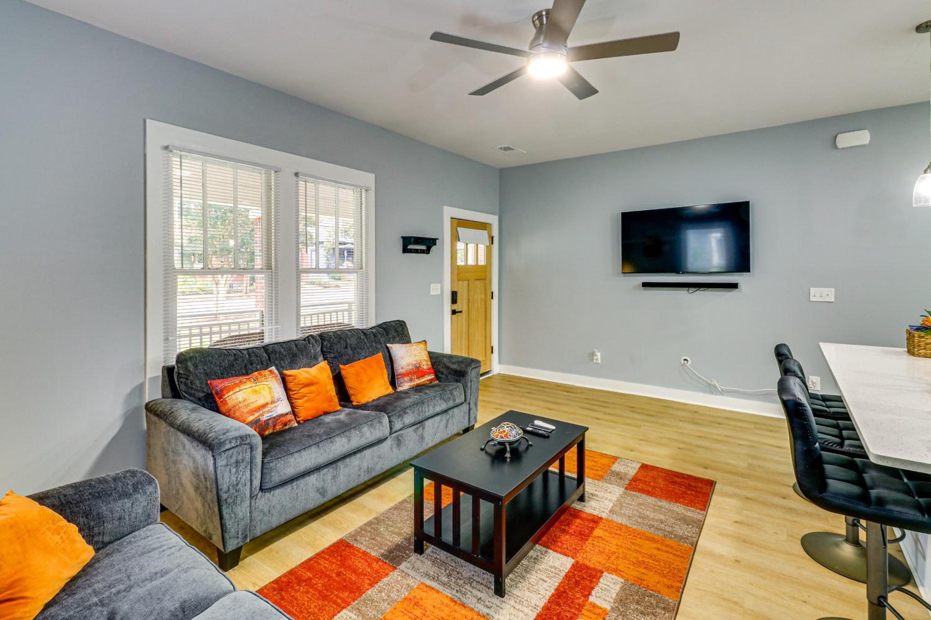 2 Mi to FIFA and Falcons Stadium Westside Townhome