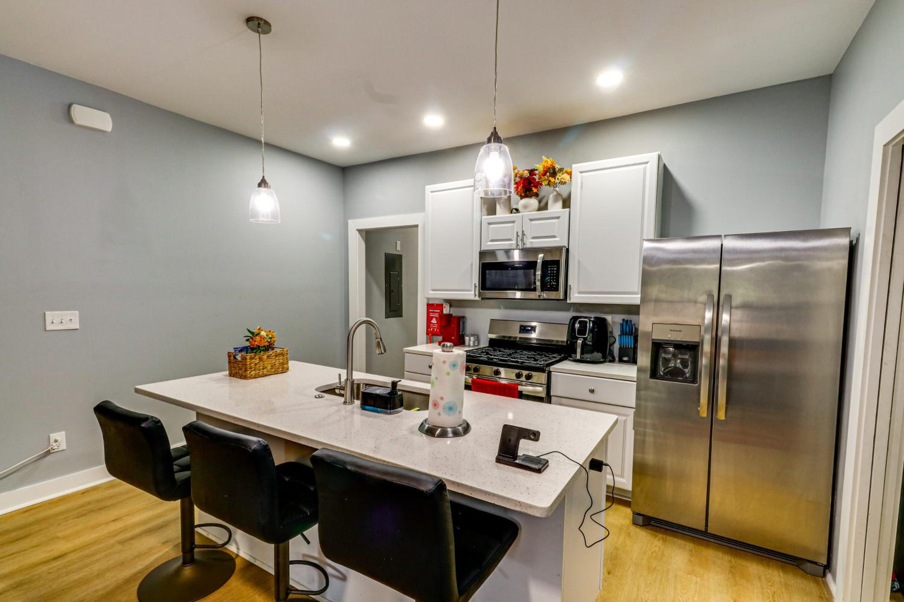 2 Mi to FIFA and Falcons Stadium Westside Townhome