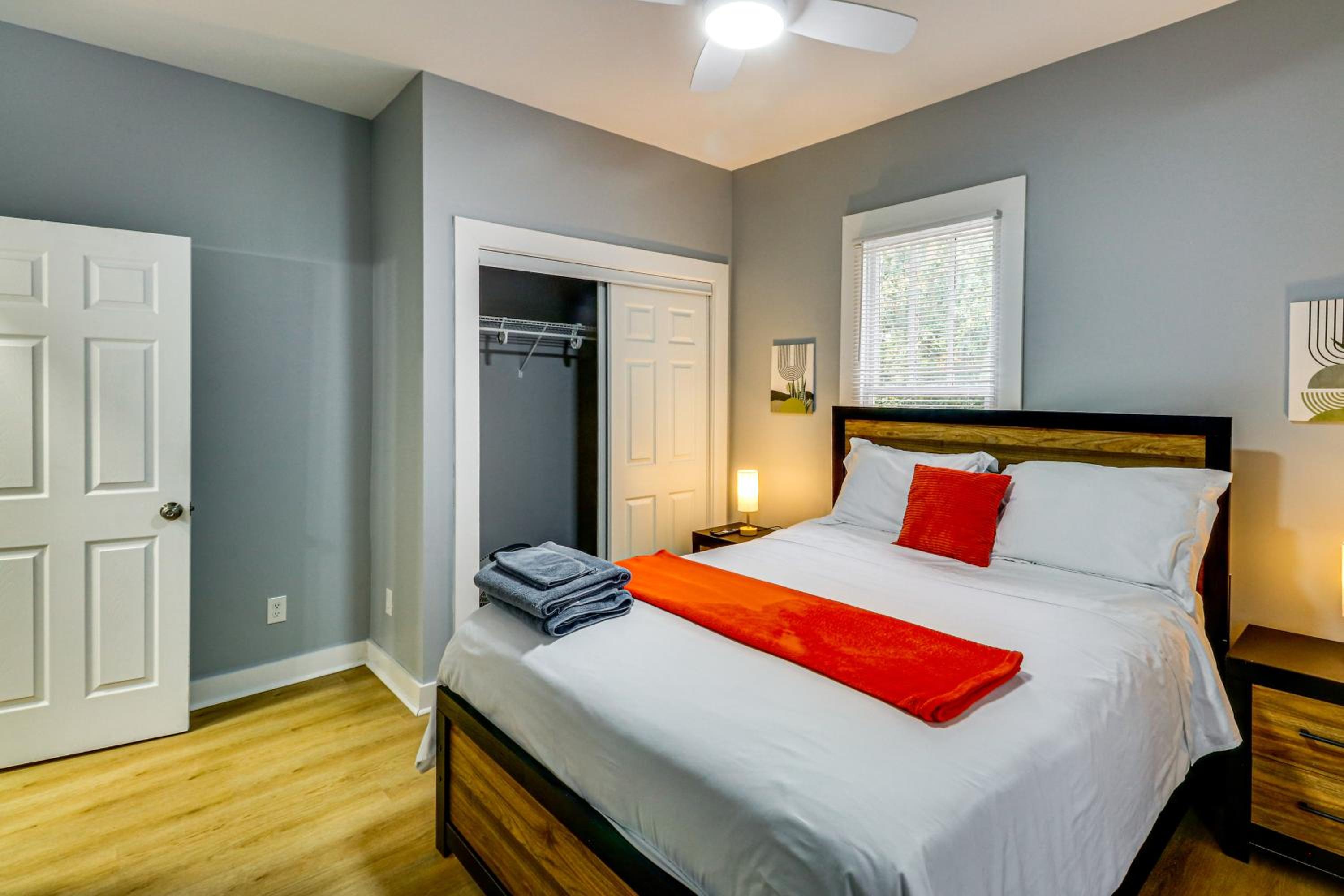 2 Mi to FIFA and Falcons Stadium Westside Townhome