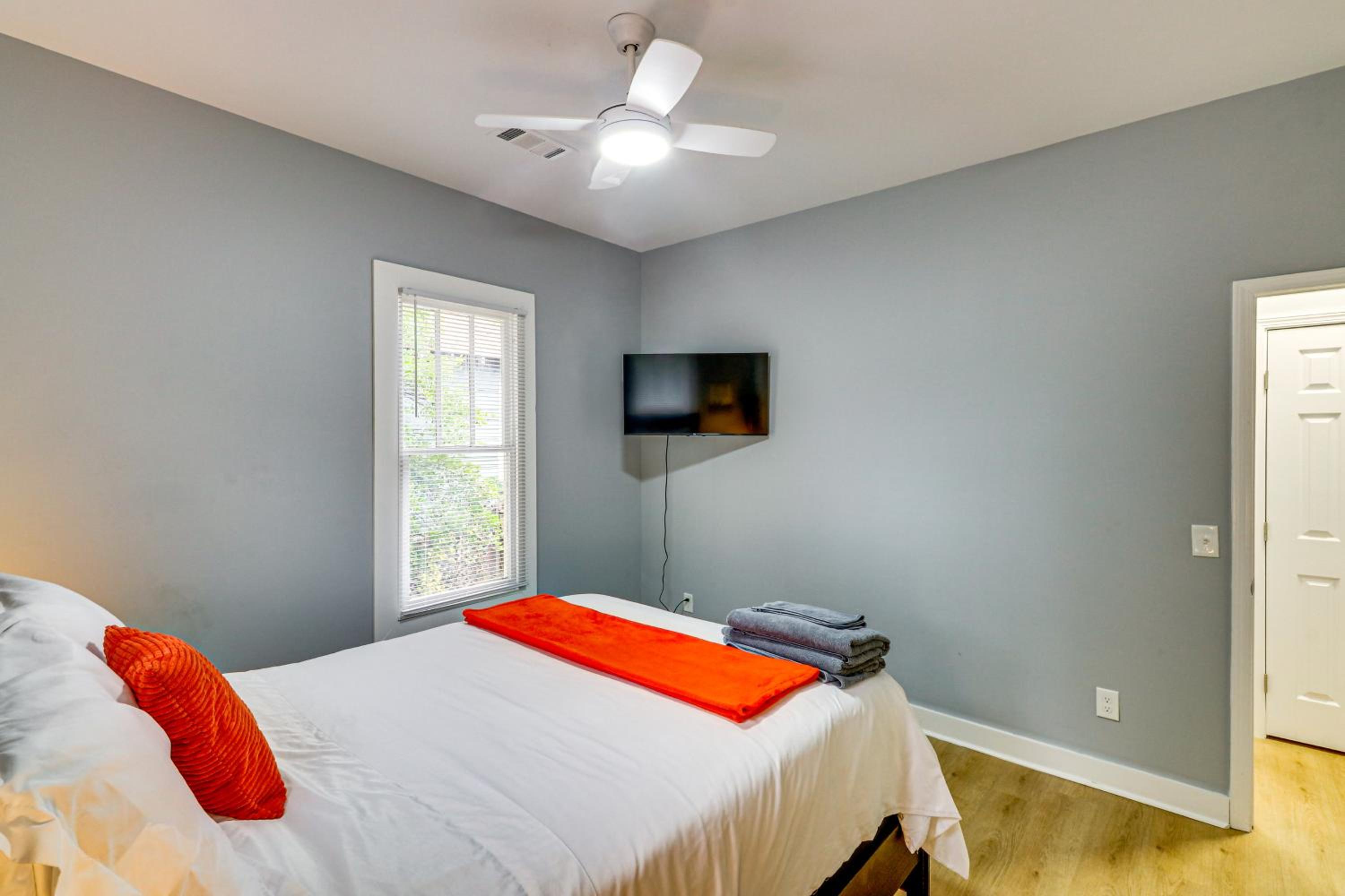 2 Mi to FIFA and Falcons Stadium Westside Townhome