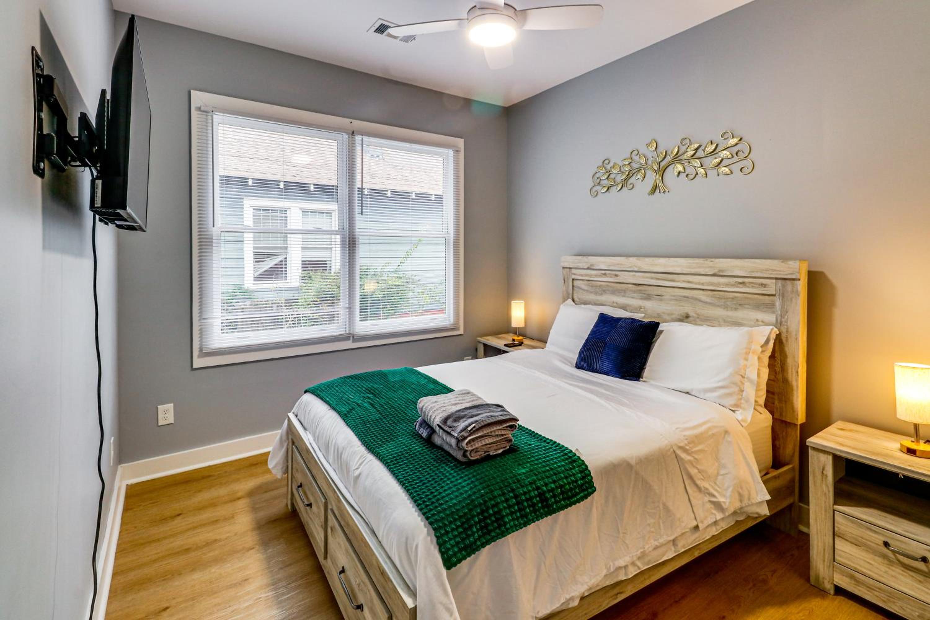 2 Mi to FIFA and Falcons Stadium Westside Townhome