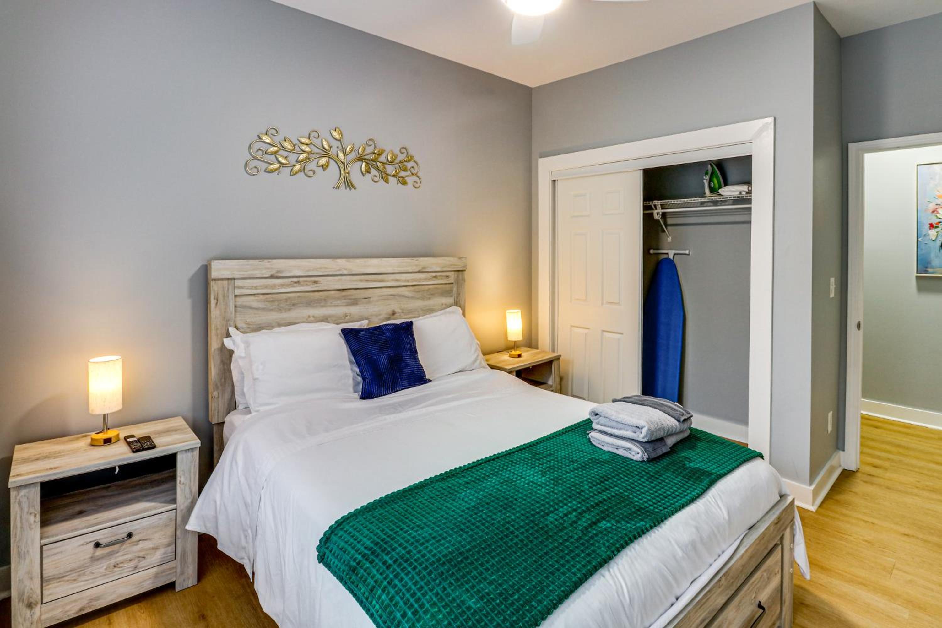 2 Mi to FIFA and Falcons Stadium Westside Townhome
