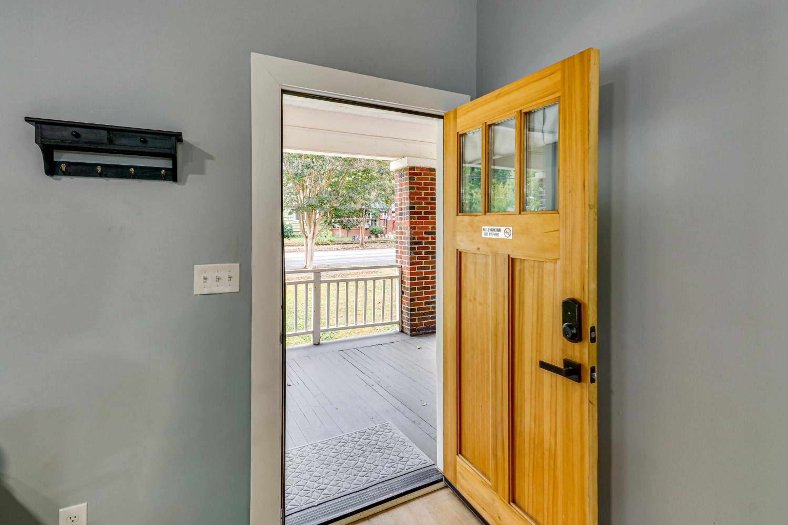 2 Mi to FIFA and Falcons Stadium Westside Townhome