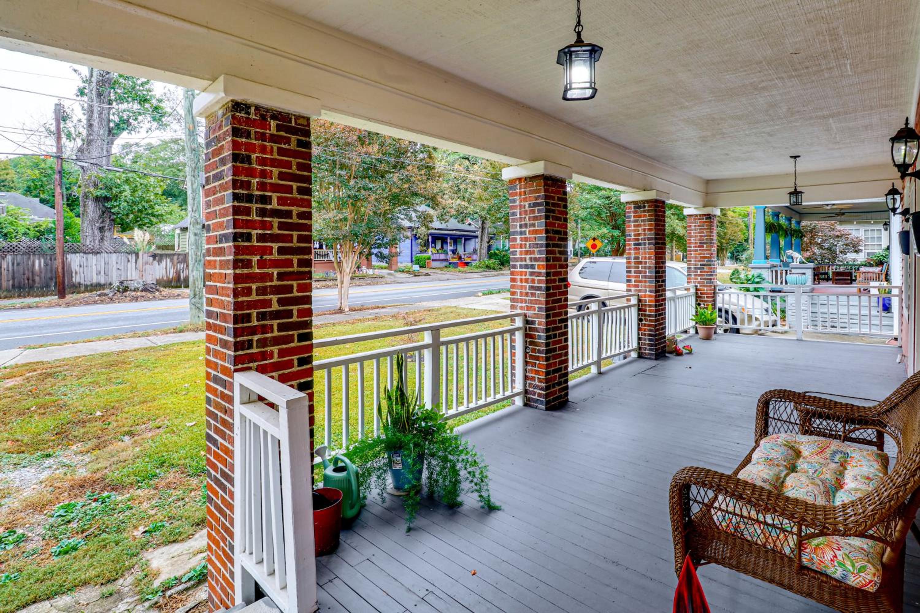 2 Mi to FIFA and Falcons Stadium Westside Townhome