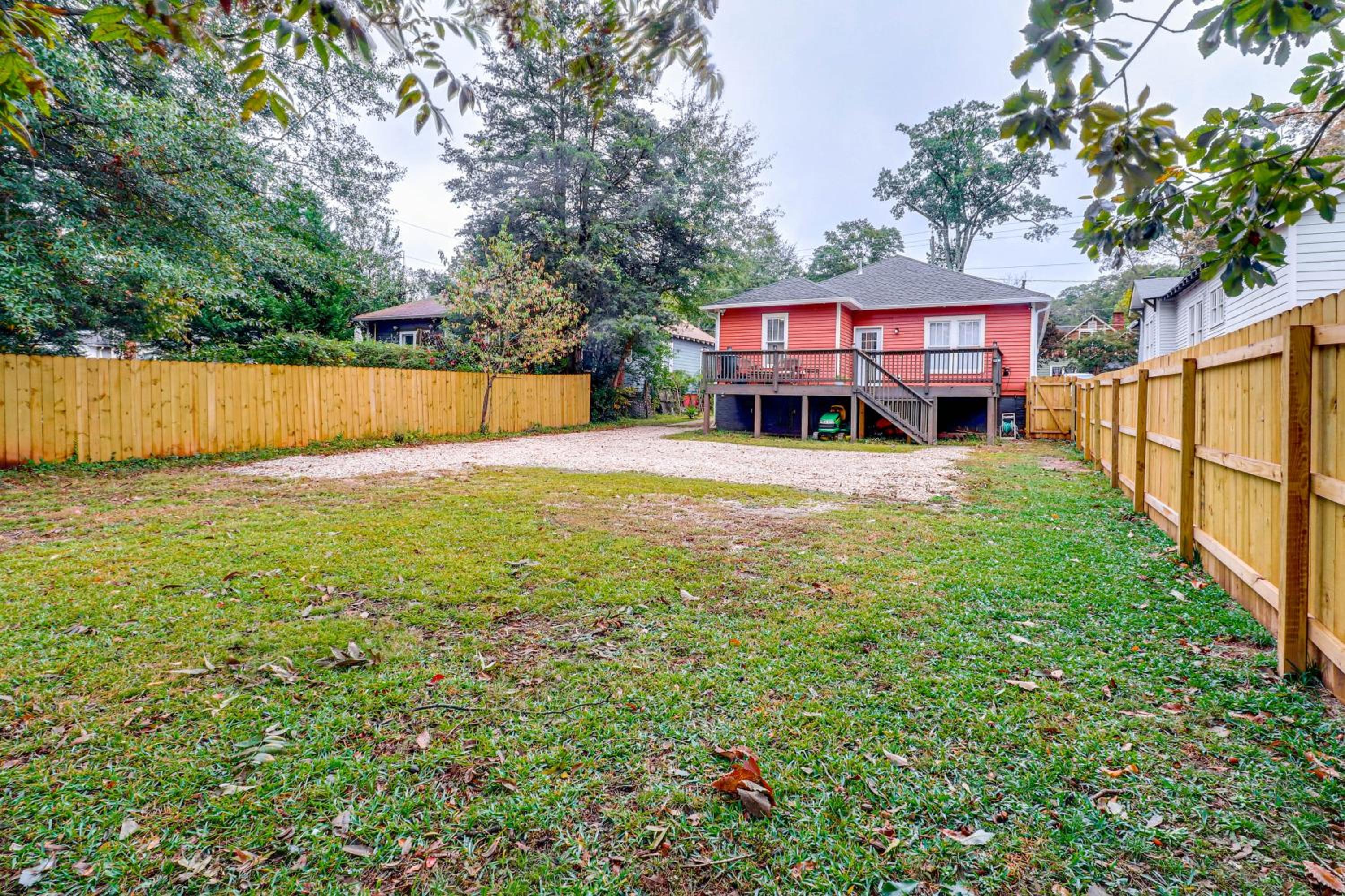 2 Mi to FIFA and Falcons Stadium Westside Townhome