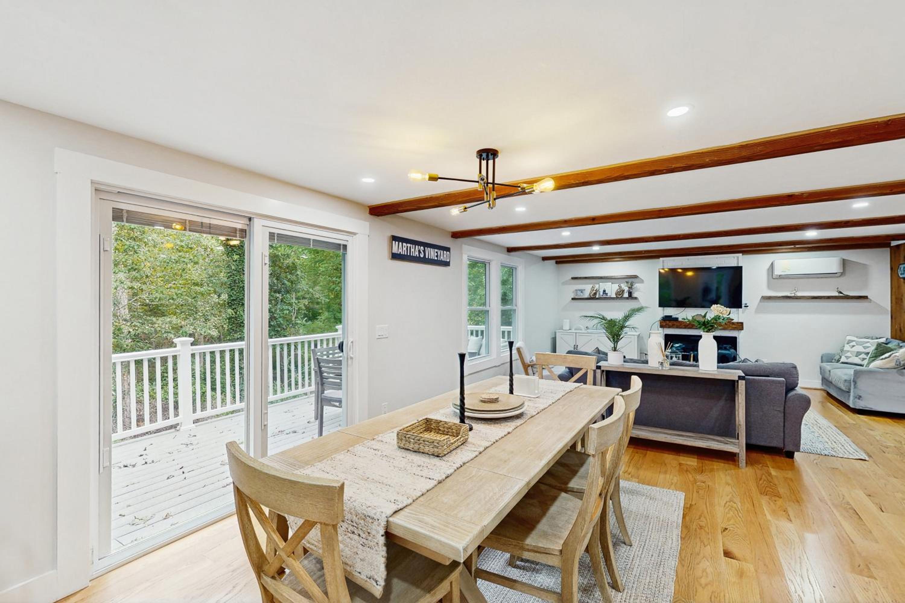Bring Your Pup, Walk to Beach! Vineyard Haven Home