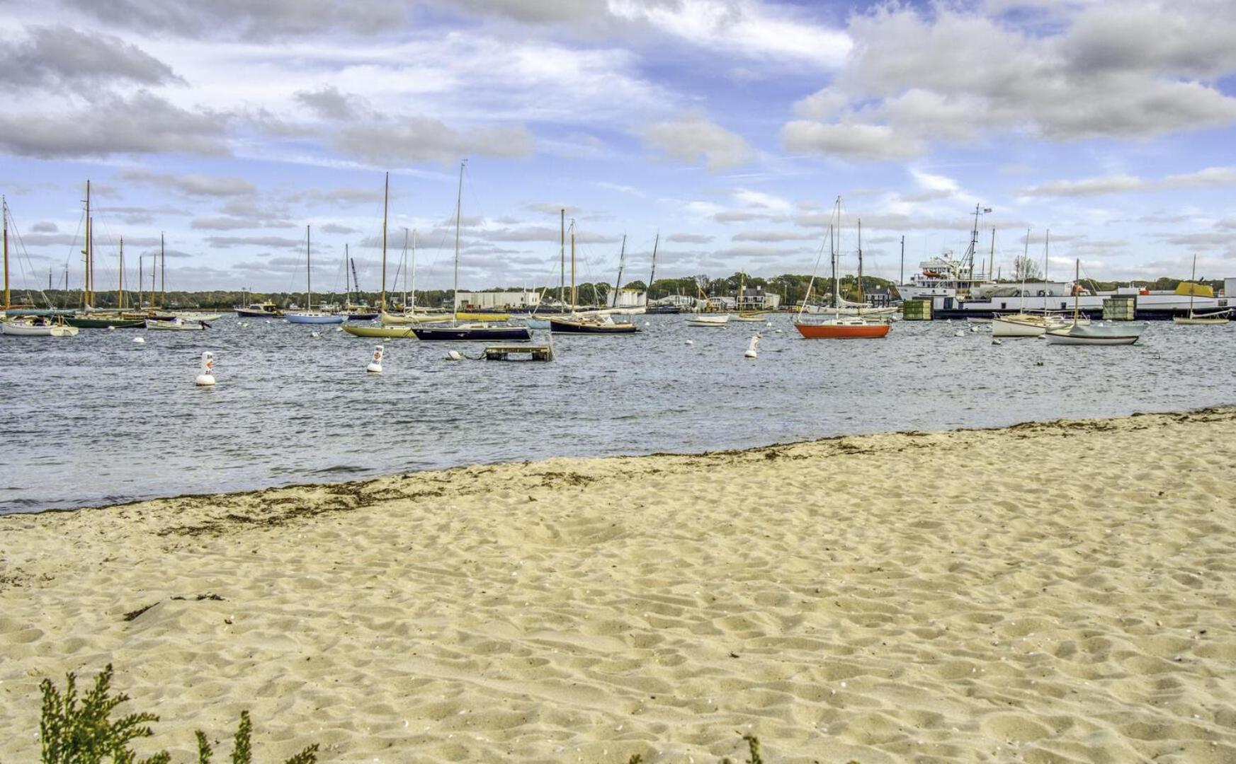 Bring Your Pup, Walk to Beach! Vineyard Haven Home
