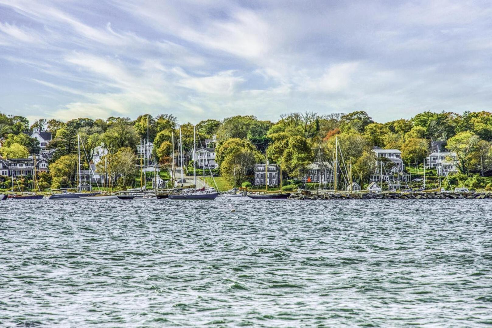 Bring Your Pup, Walk to Beach! Vineyard Haven Home