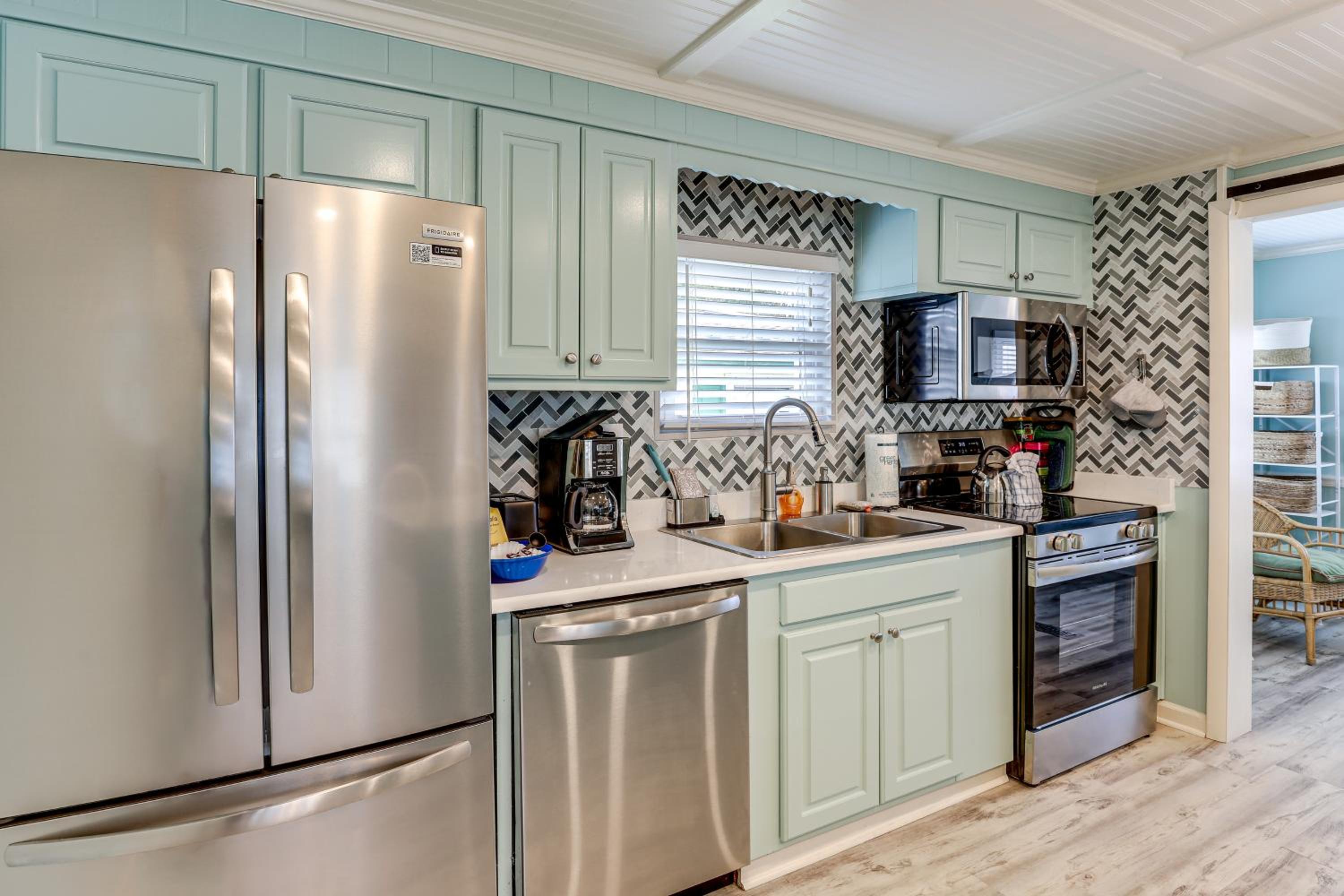 Walk to Shore! Surfside Beach Gem with Game Courts