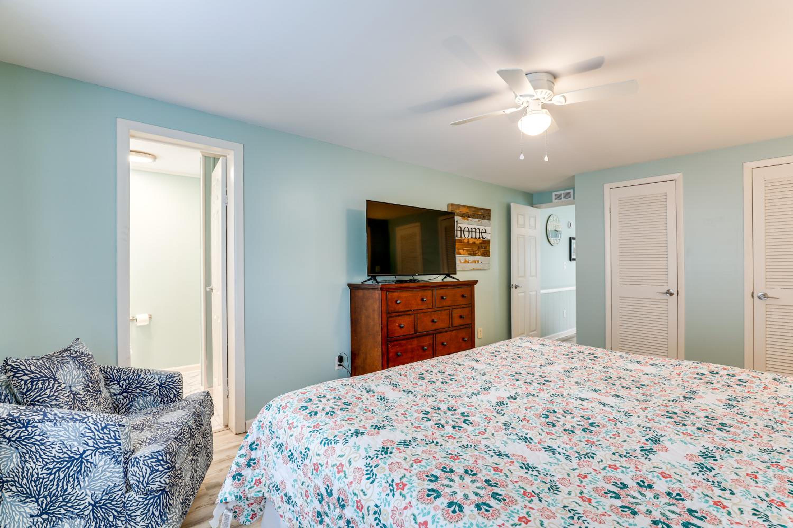 Walk to Shore! Surfside Beach Gem with Game Courts