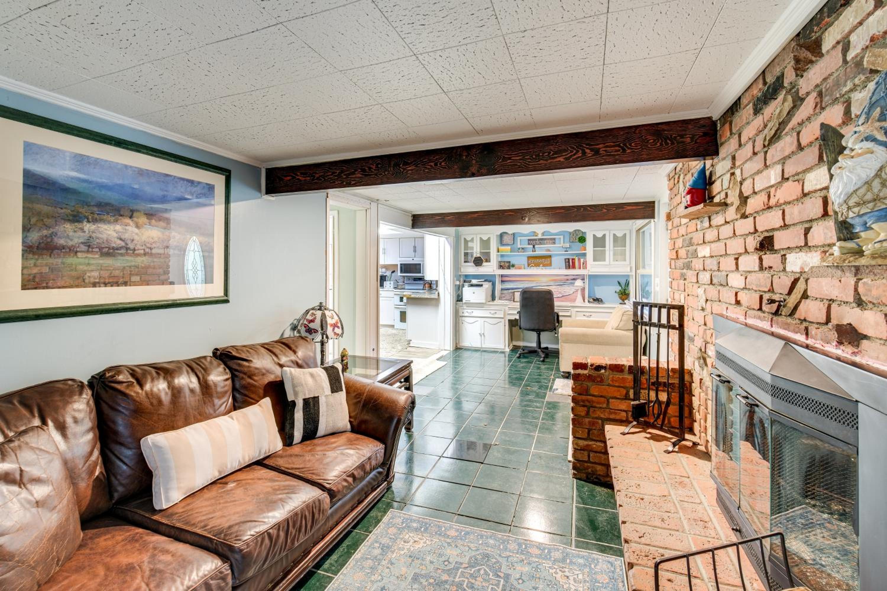 Easy Cleveland Access! Quiet Suburb Stay with Yard