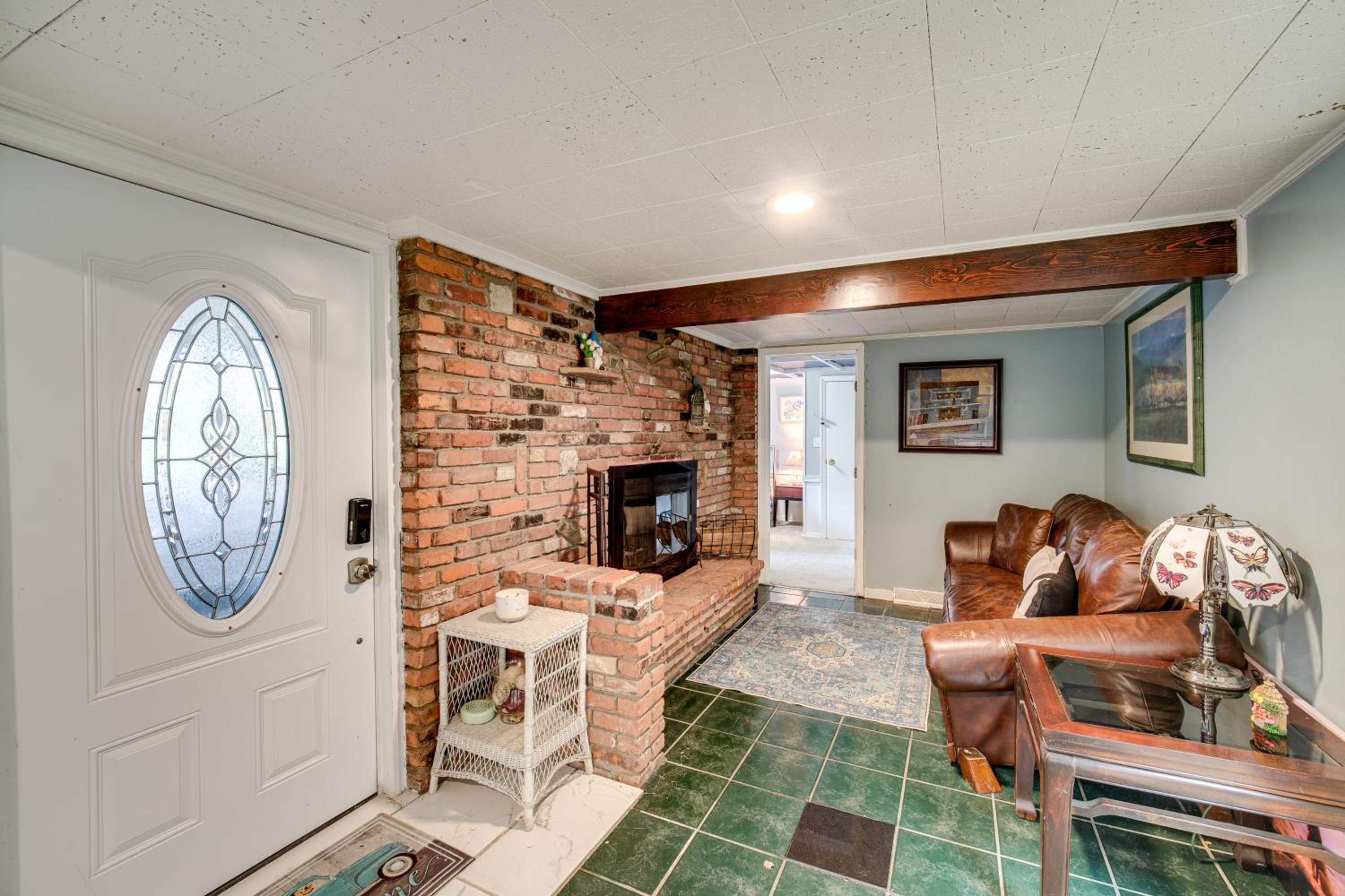 Easy Cleveland Access! Quiet Suburb Stay with Yard