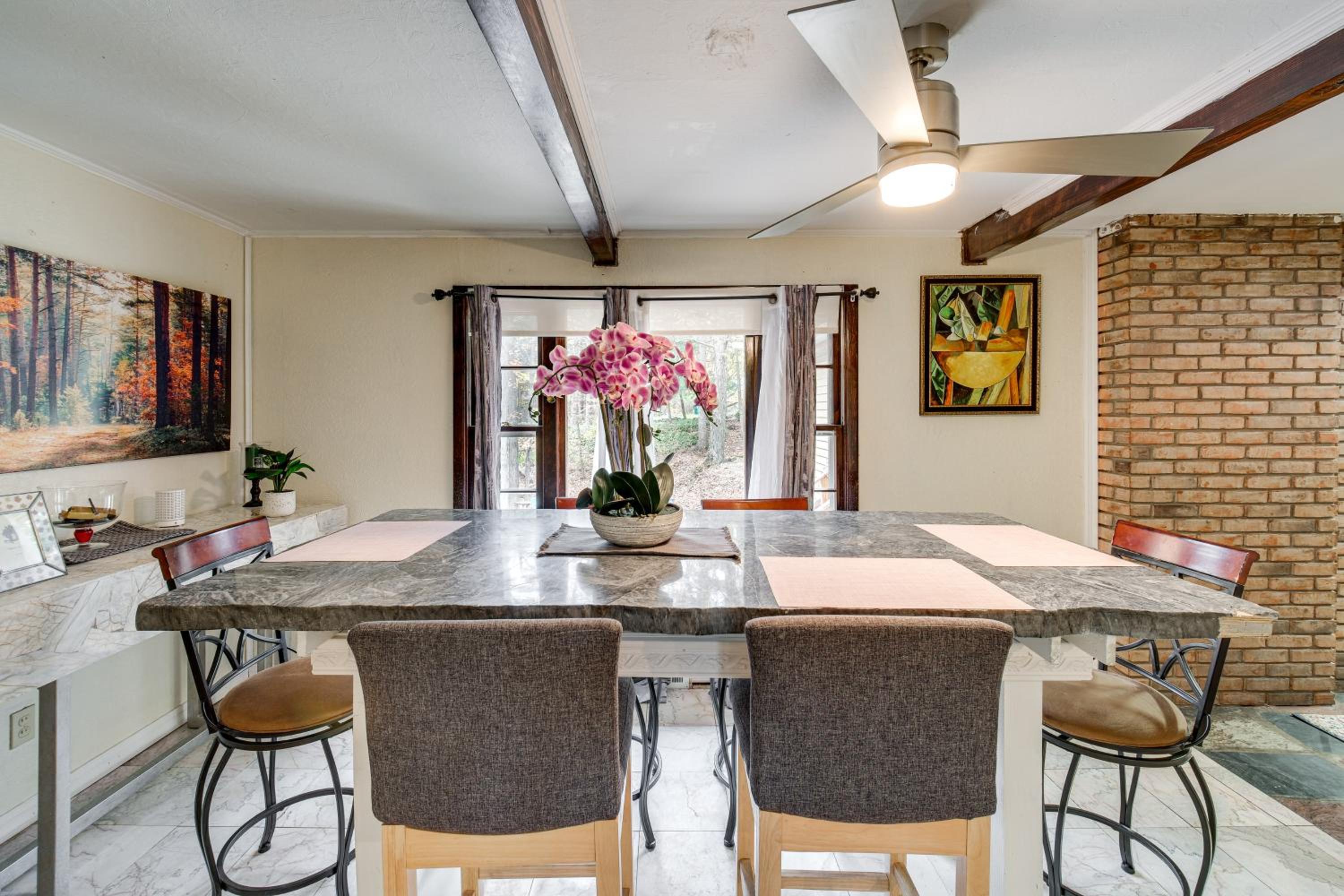 Easy Cleveland Access! Quiet Suburb Stay with Yard