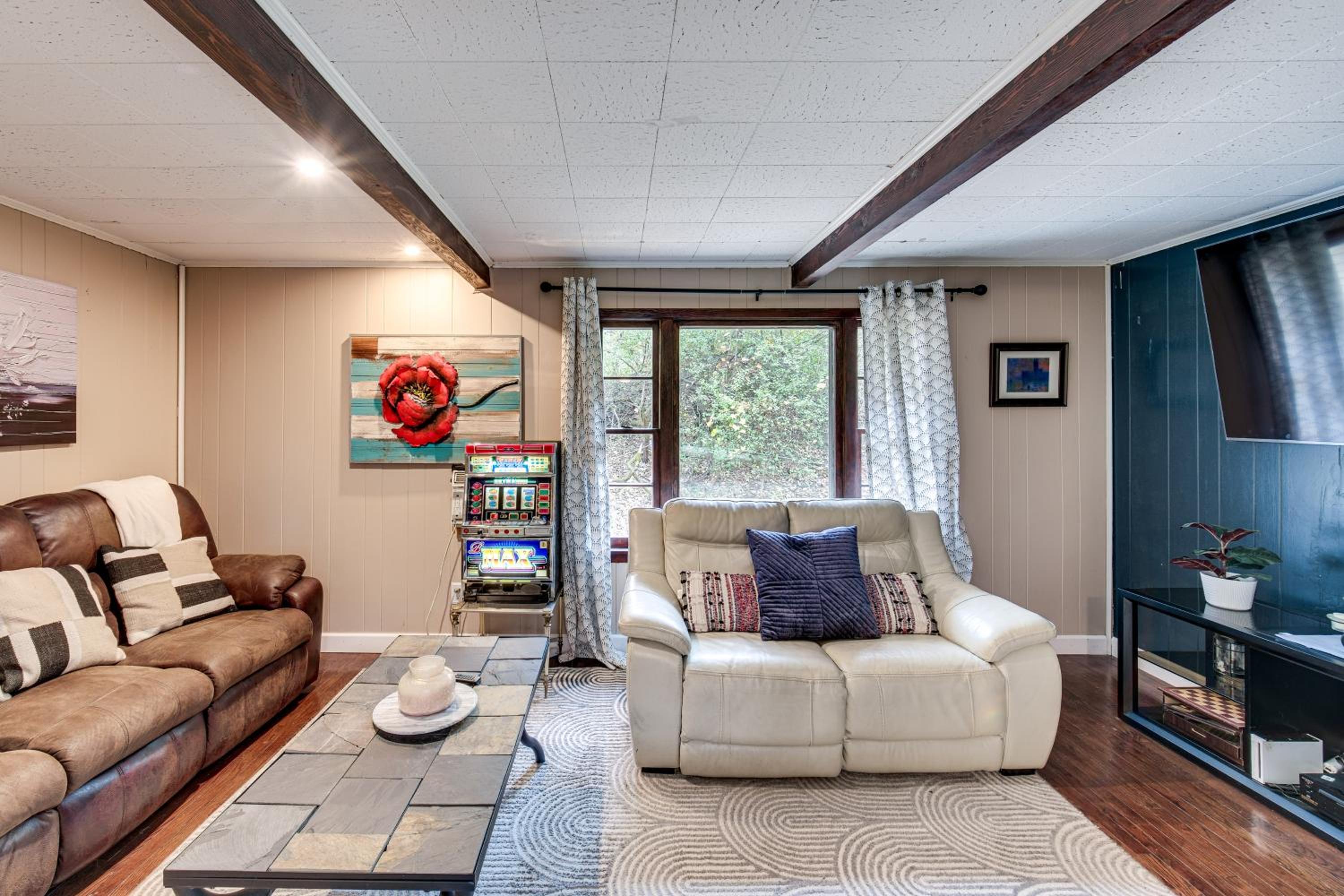 Easy Cleveland Access! Quiet Suburb Stay with Yard