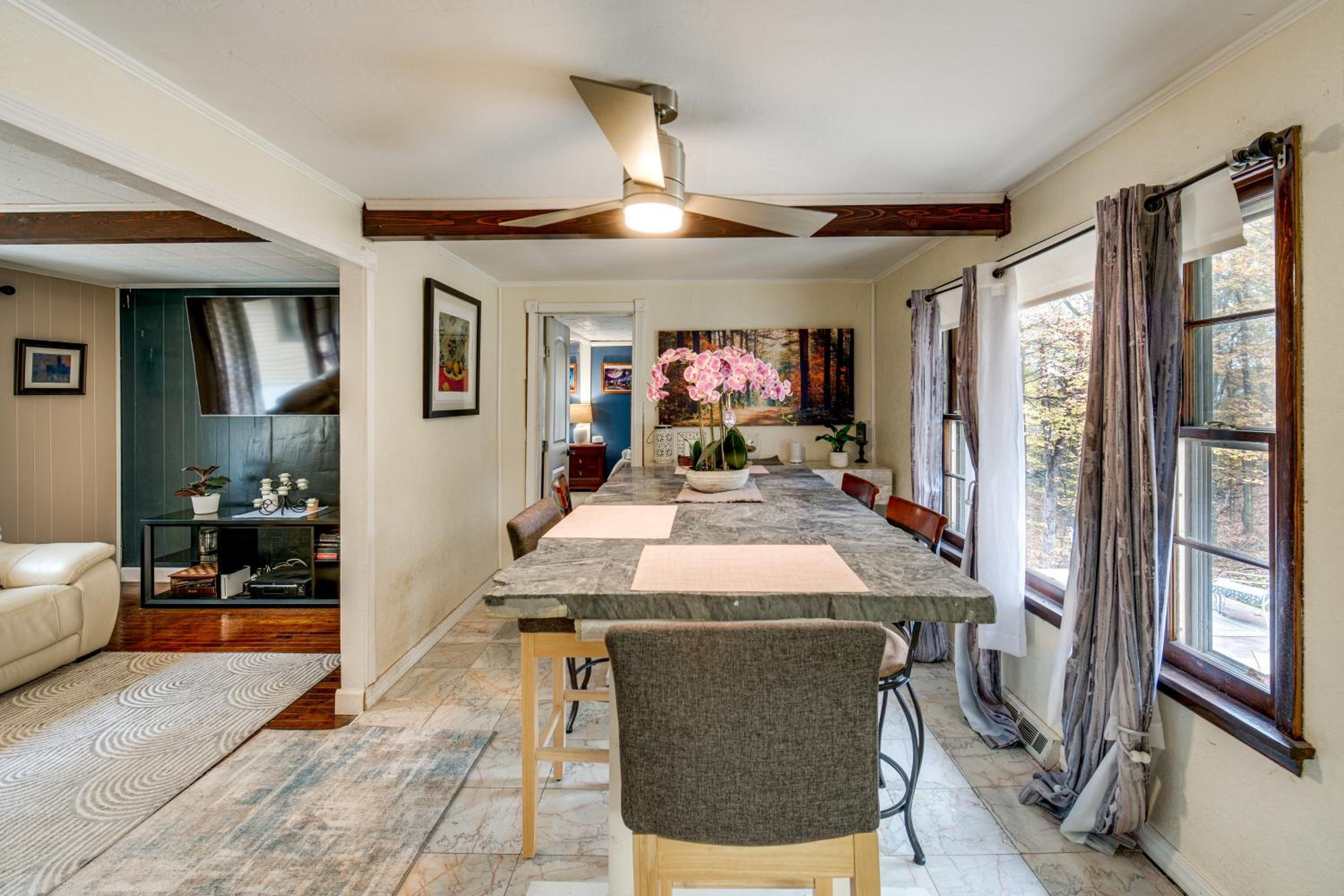 Easy Cleveland Access! Quiet Suburb Stay with Yard