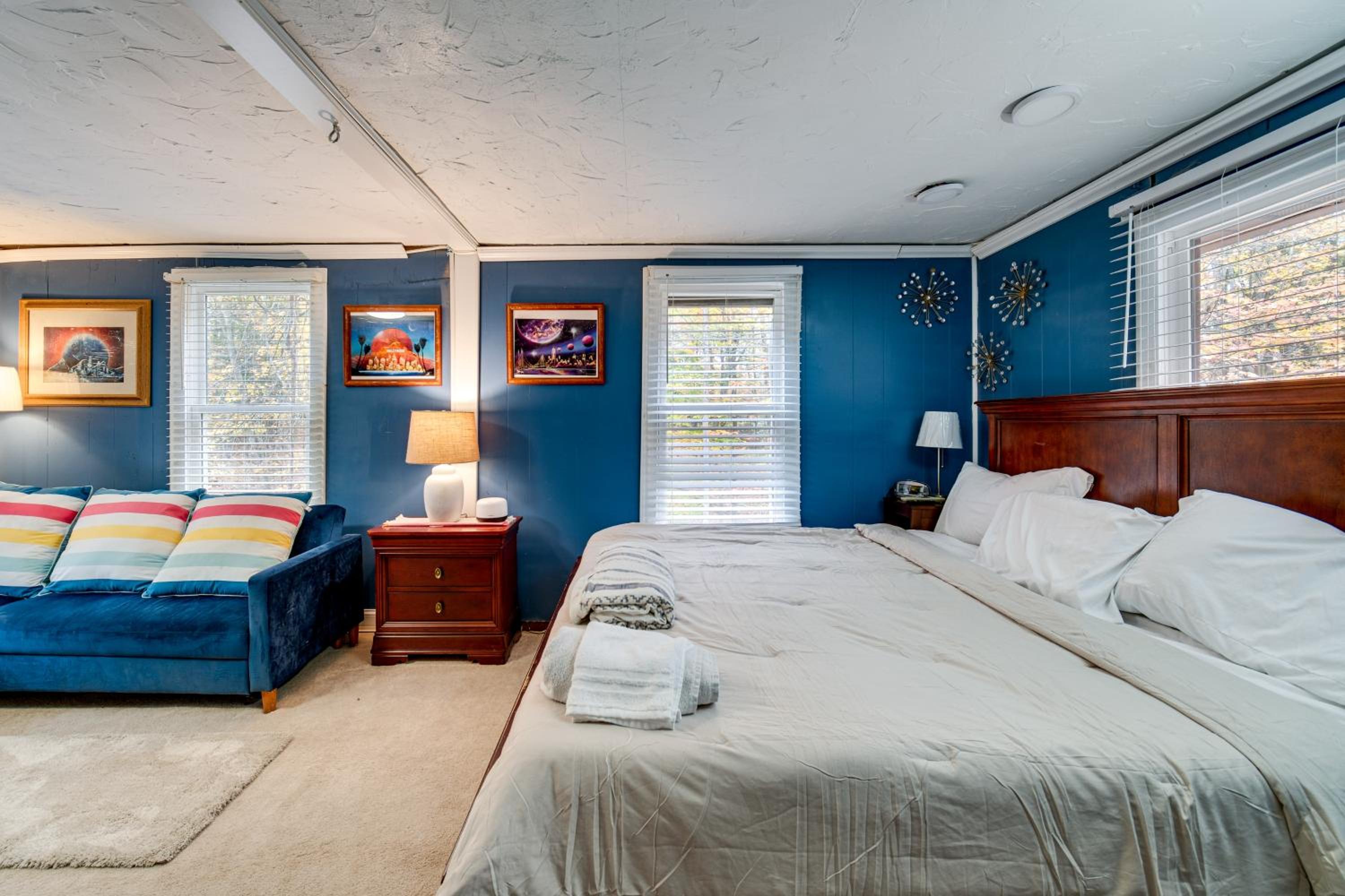 Easy Cleveland Access! Quiet Suburb Stay with Yard