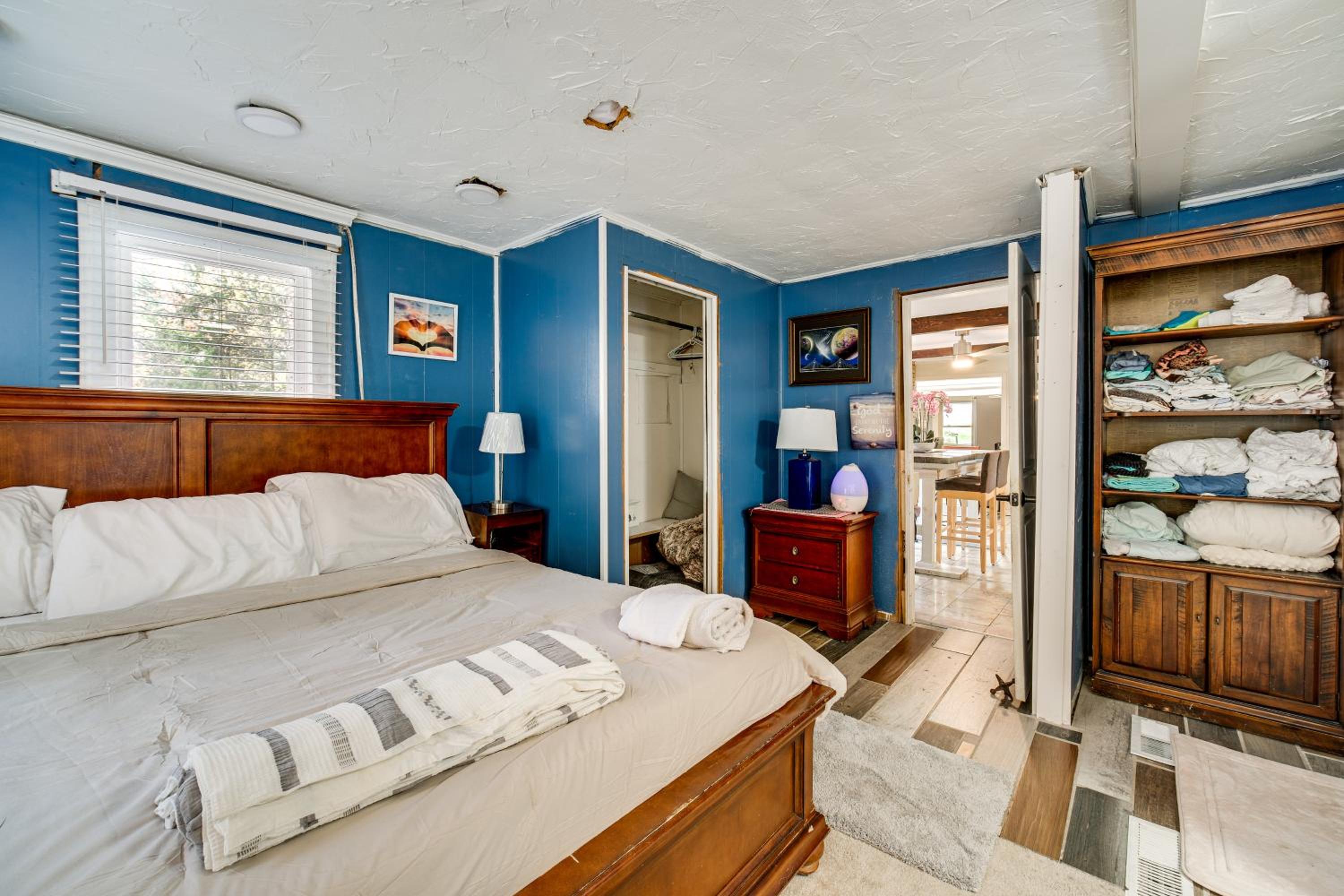 Easy Cleveland Access! Quiet Suburb Stay with Yard