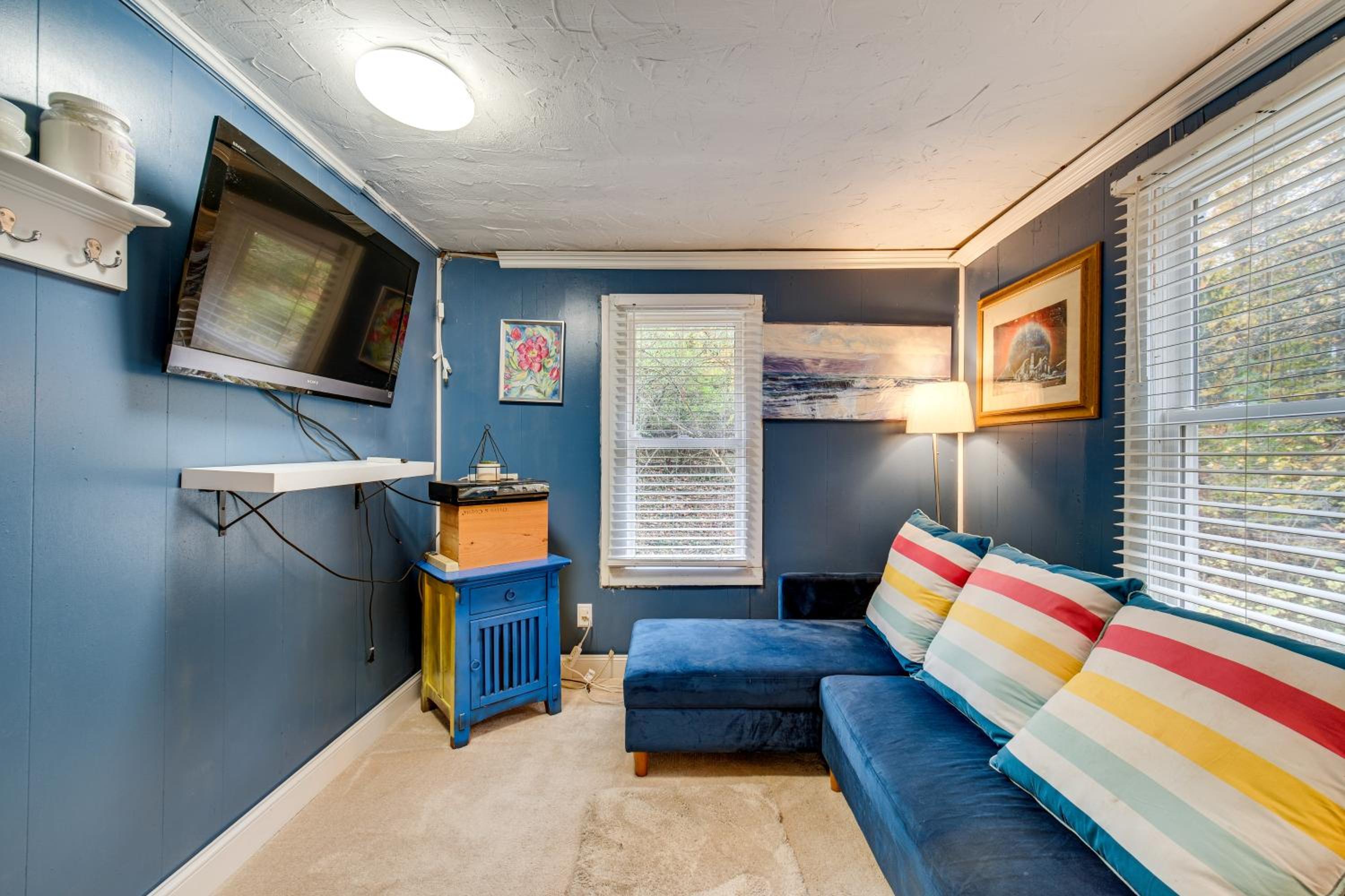 Easy Cleveland Access! Quiet Suburb Stay with Yard