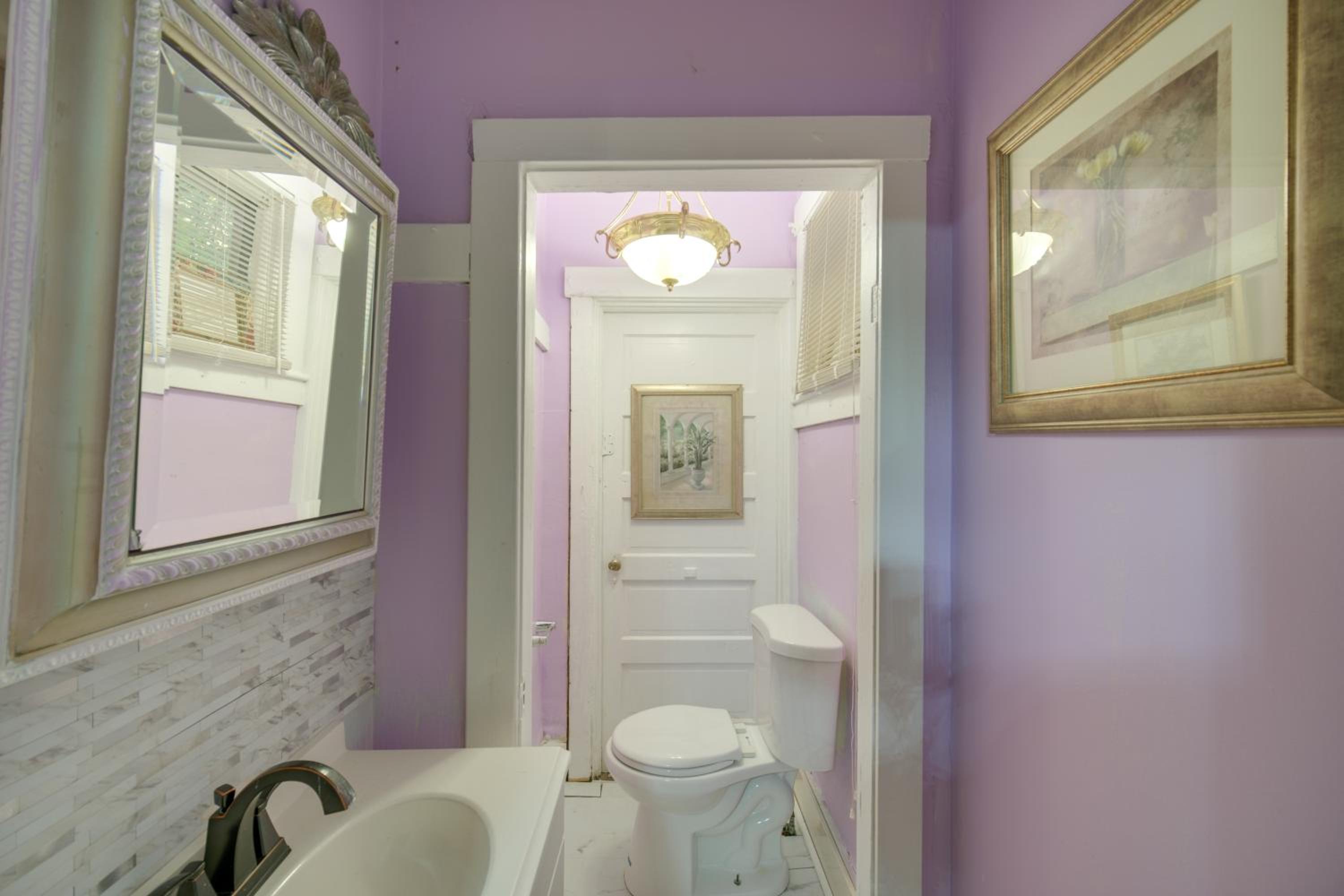 Central Akron Stay! Large Victorian Home with Yard
