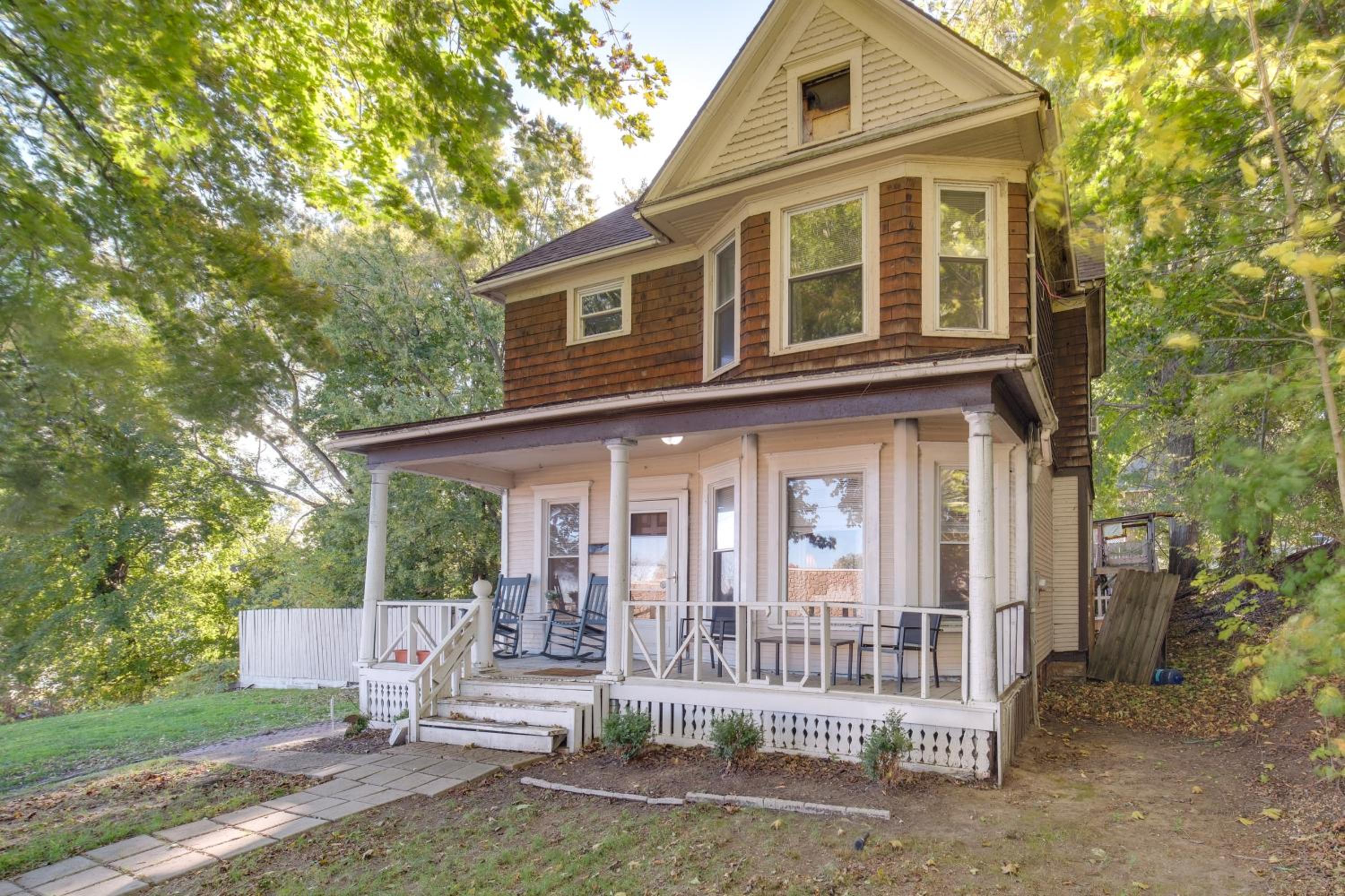 Central Akron Stay! Large Victorian Home with Yard