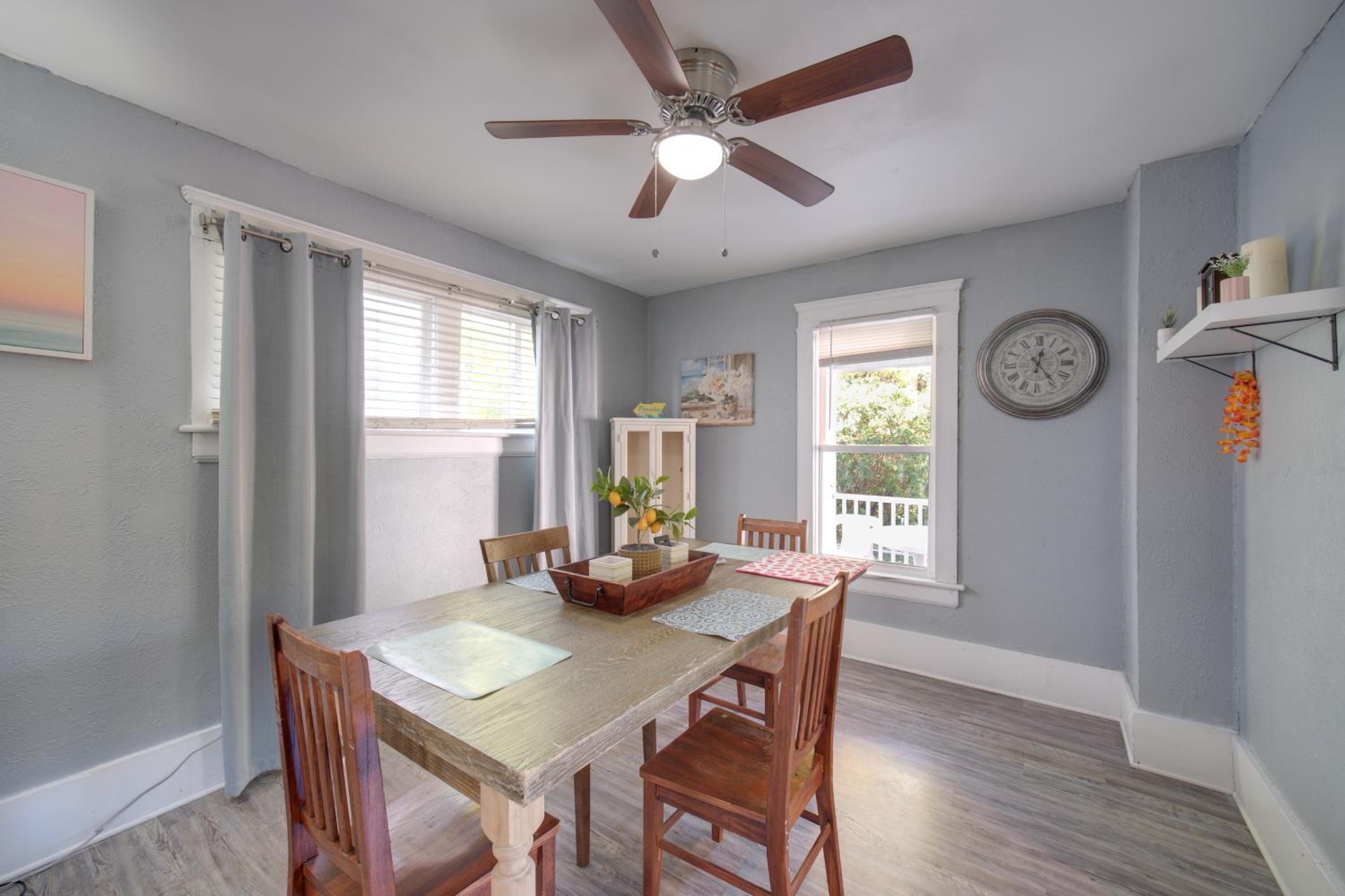 Modern and Convenient! Group Stay in Highland Square