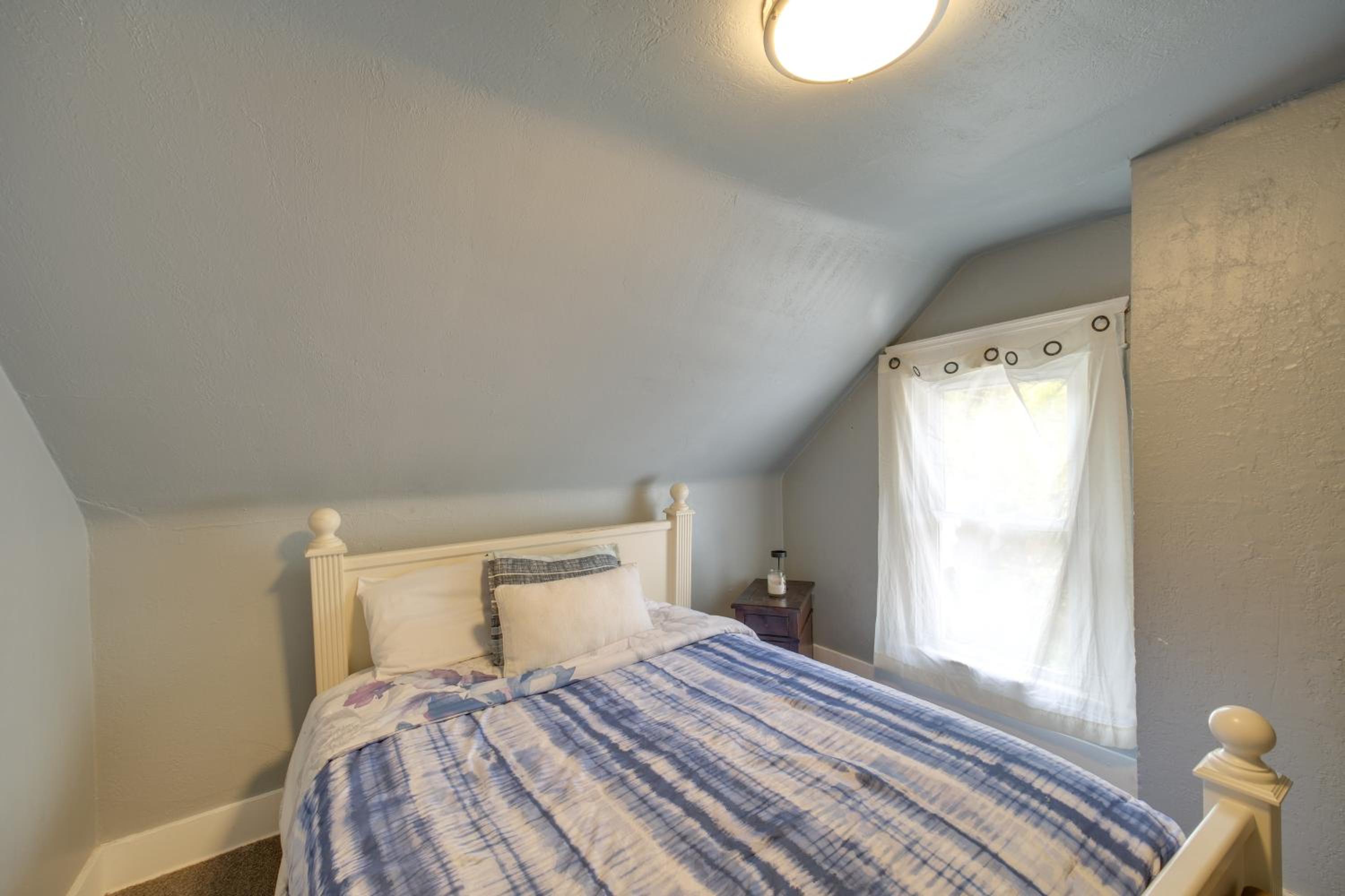 Modern and Convenient! Group Stay in Highland Square