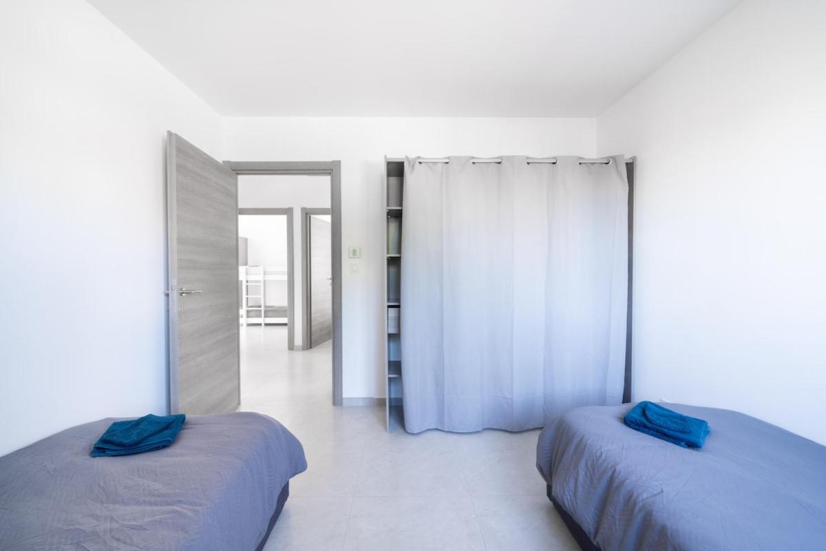 Villa équipée piscine 12 pers Beaucaire proche Nîmes Arles Camargue
