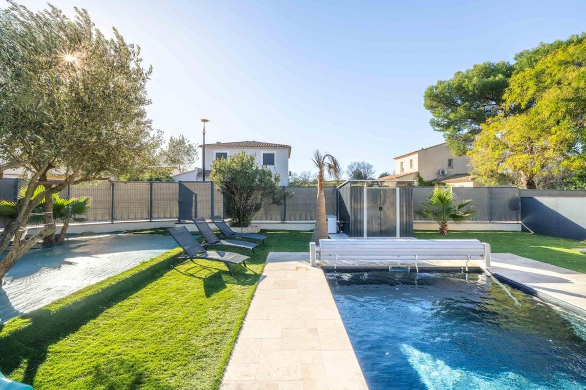 Villa équipée piscine 12 pers Beaucaire proche Nîmes Arles Camargue