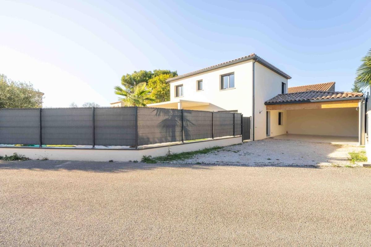 Villa équipée piscine 12 pers Beaucaire proche Nîmes Arles Camargue