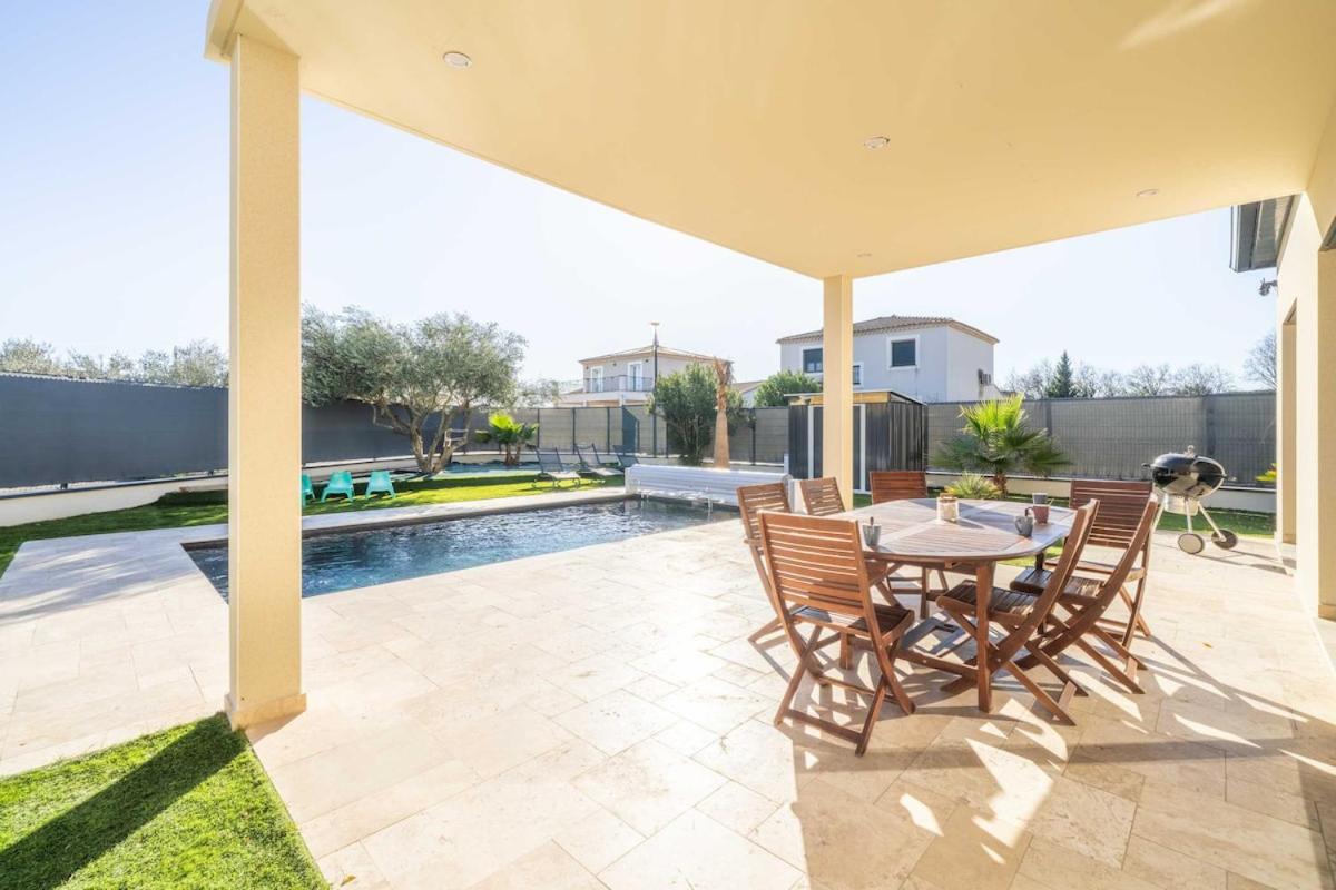 Villa équipée piscine 12 pers Beaucaire proche Nîmes Arles Camargue