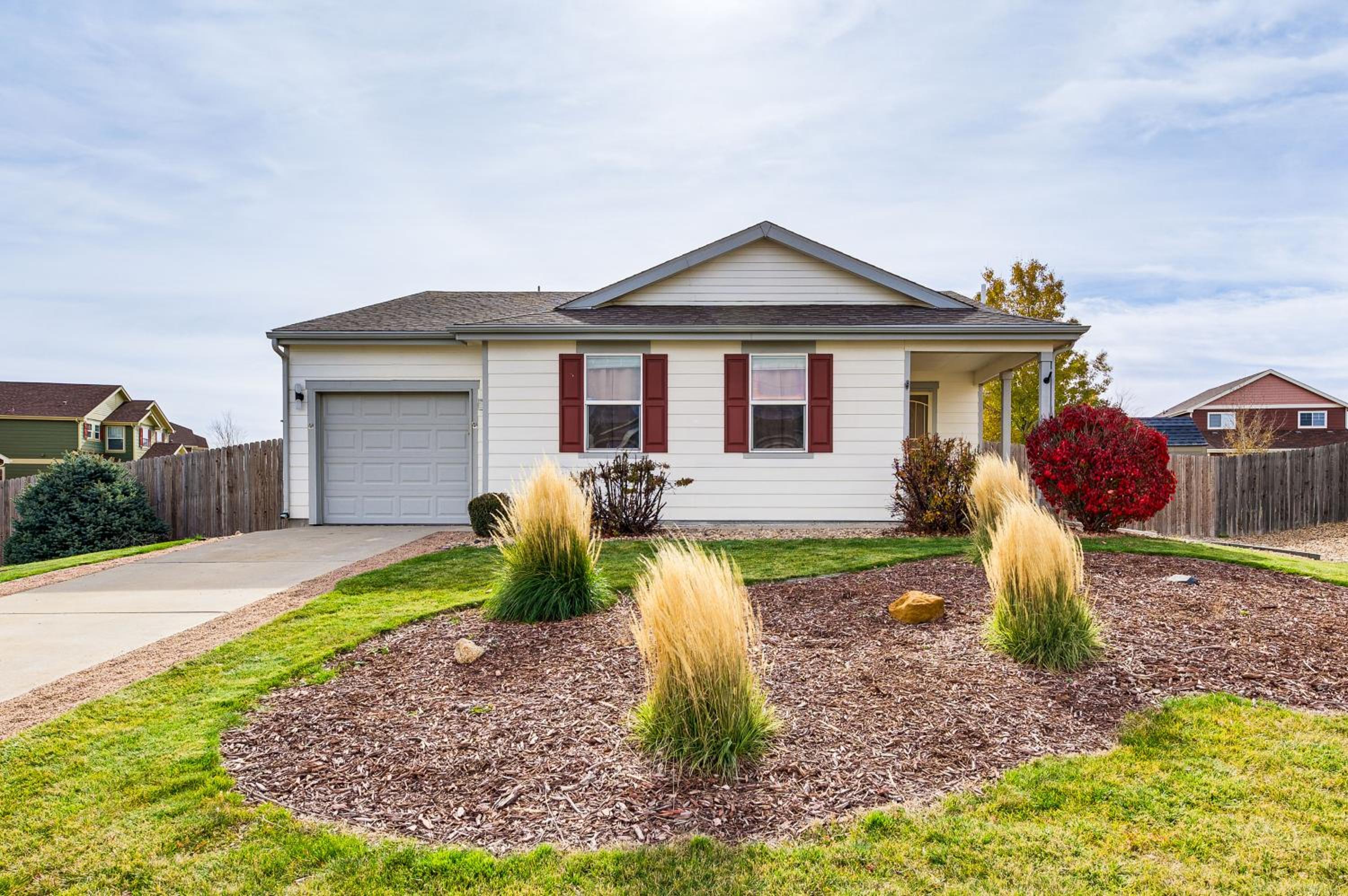 Fenced-In Yard with Deck Pet-Friendly Lochbuie Home