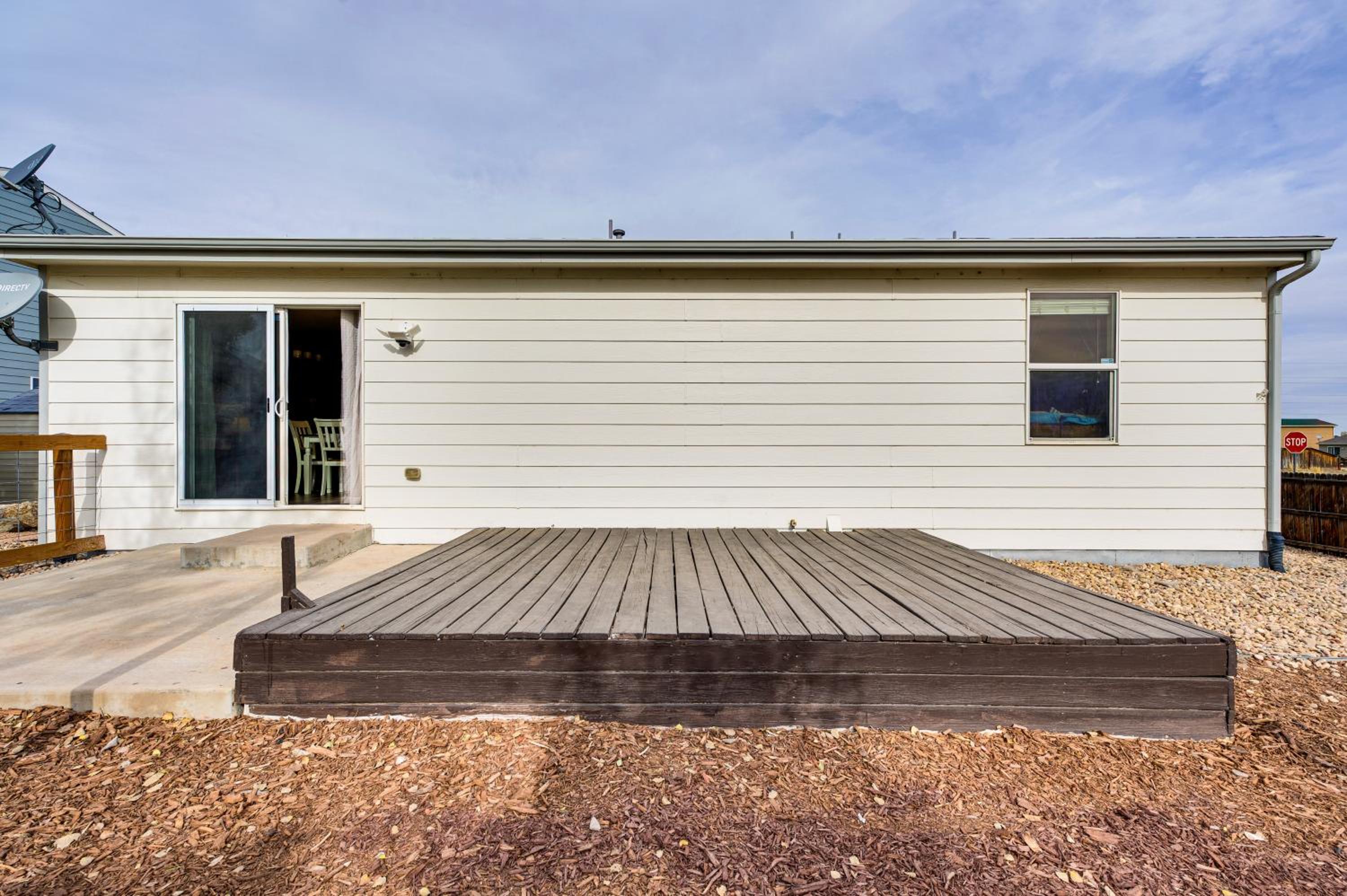 Fenced-In Yard with Deck Pet-Friendly Lochbuie Home