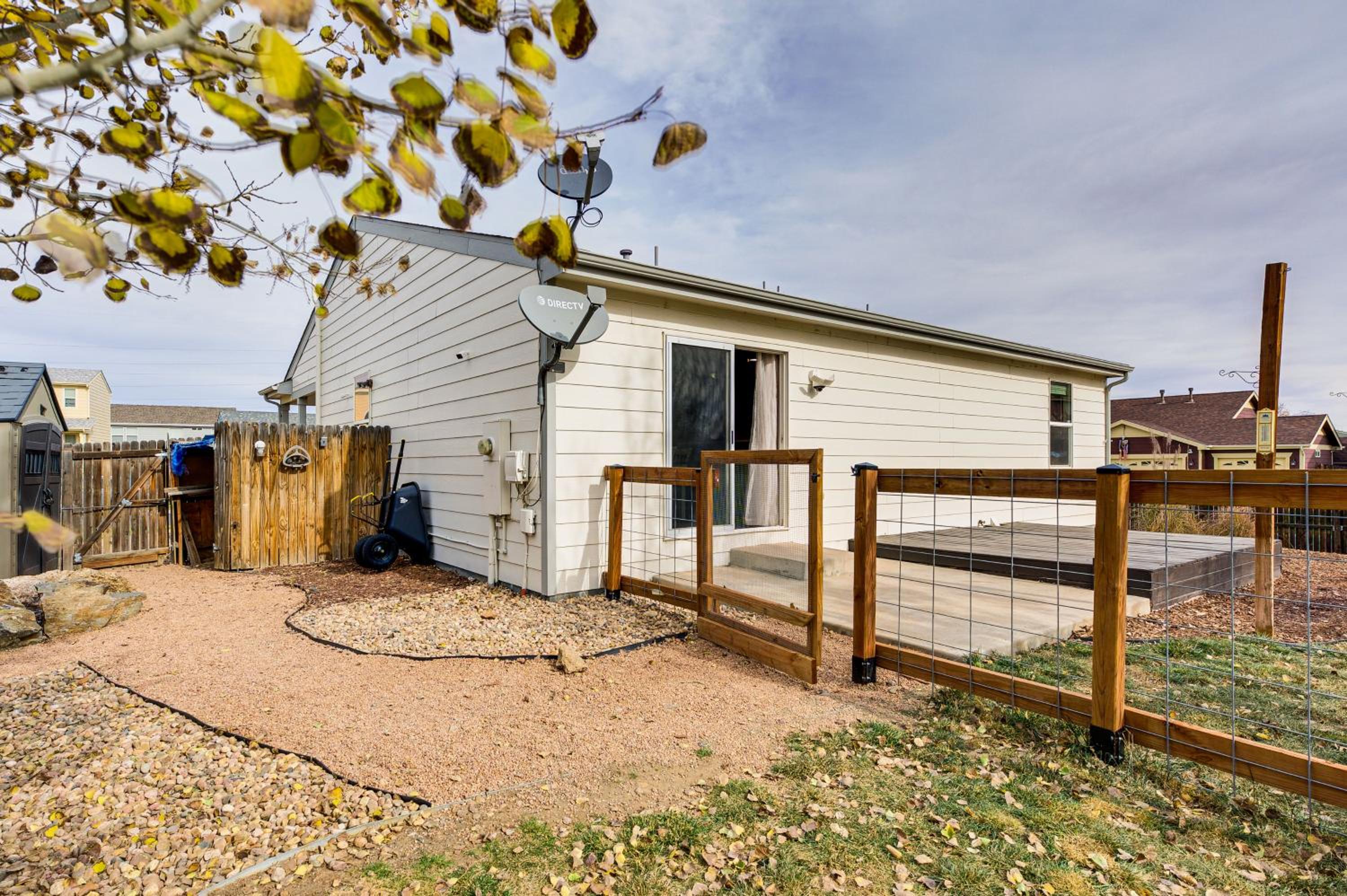 Fenced-In Yard with Deck Pet-Friendly Lochbuie Home