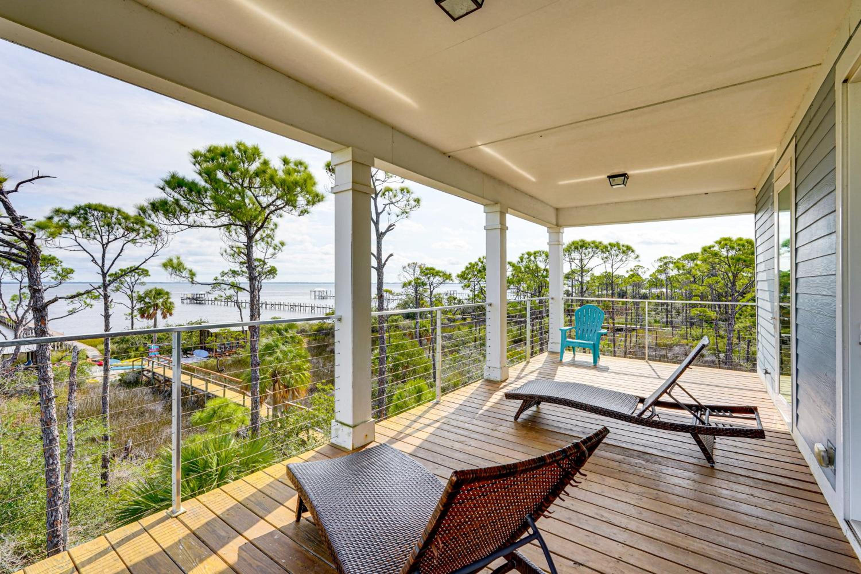 Walk to Beach! Getaway with Dock on St Joseph Bay