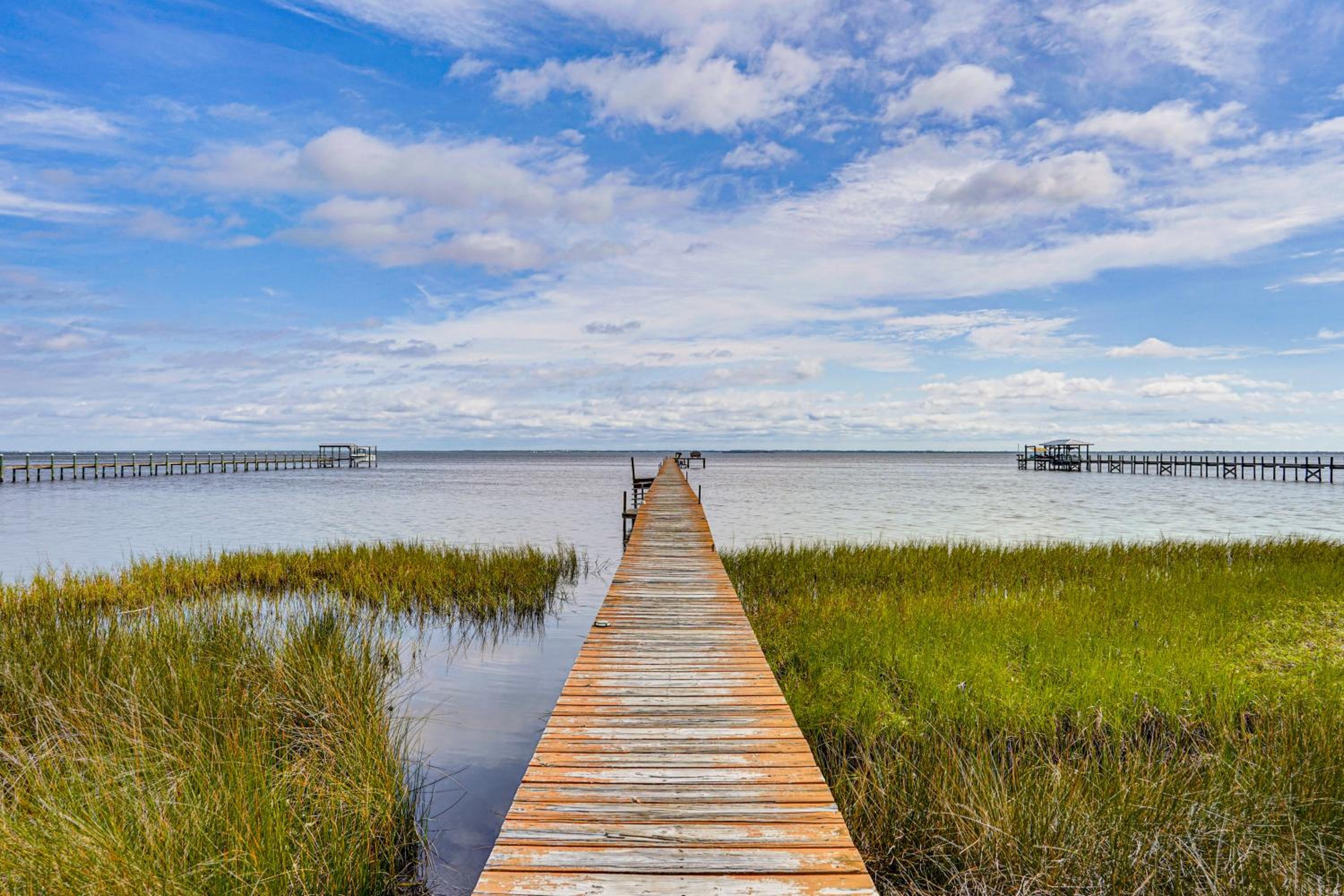 Walk to Beach! Getaway with Dock on St Joseph Bay