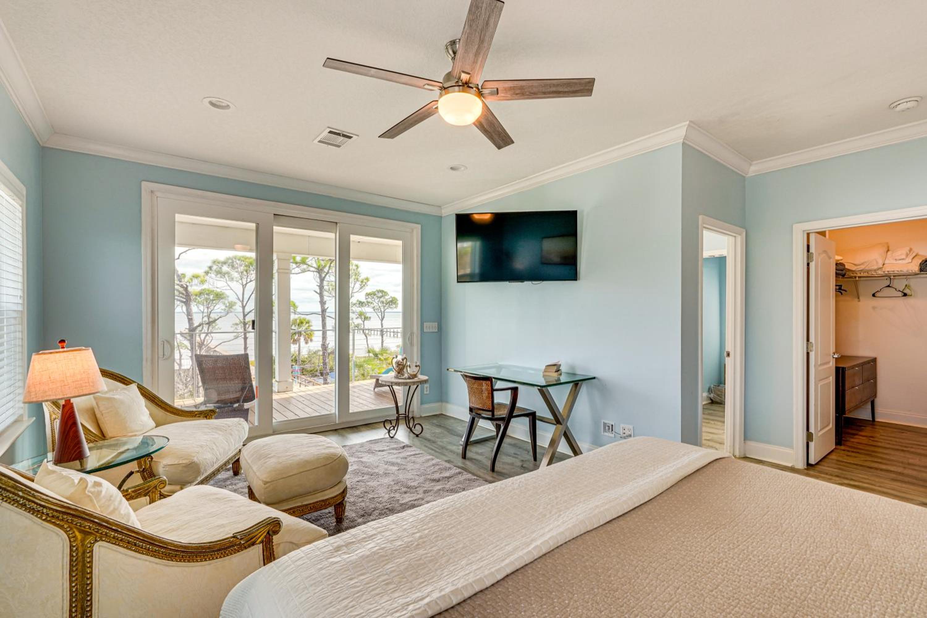 Walk to Beach! Getaway with Dock on St Joseph Bay