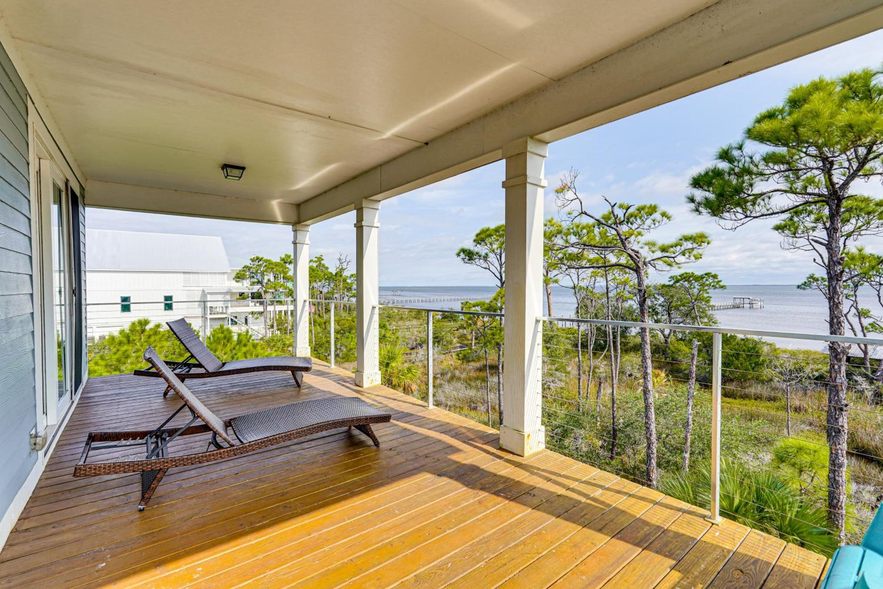 Walk to Beach! Getaway with Dock on St Joseph Bay