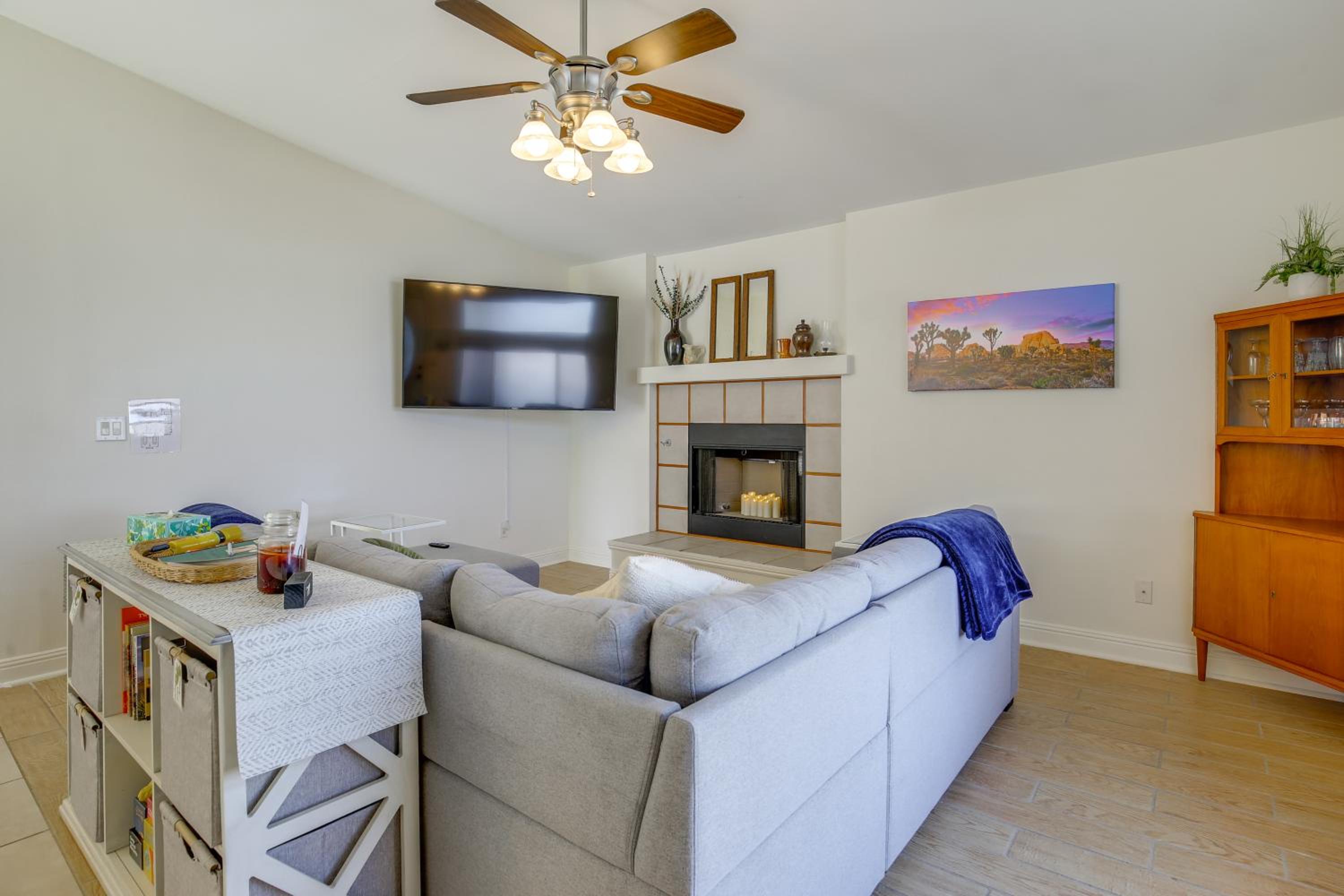 Family Home, 7 Mi to Joshua Tree National Park!